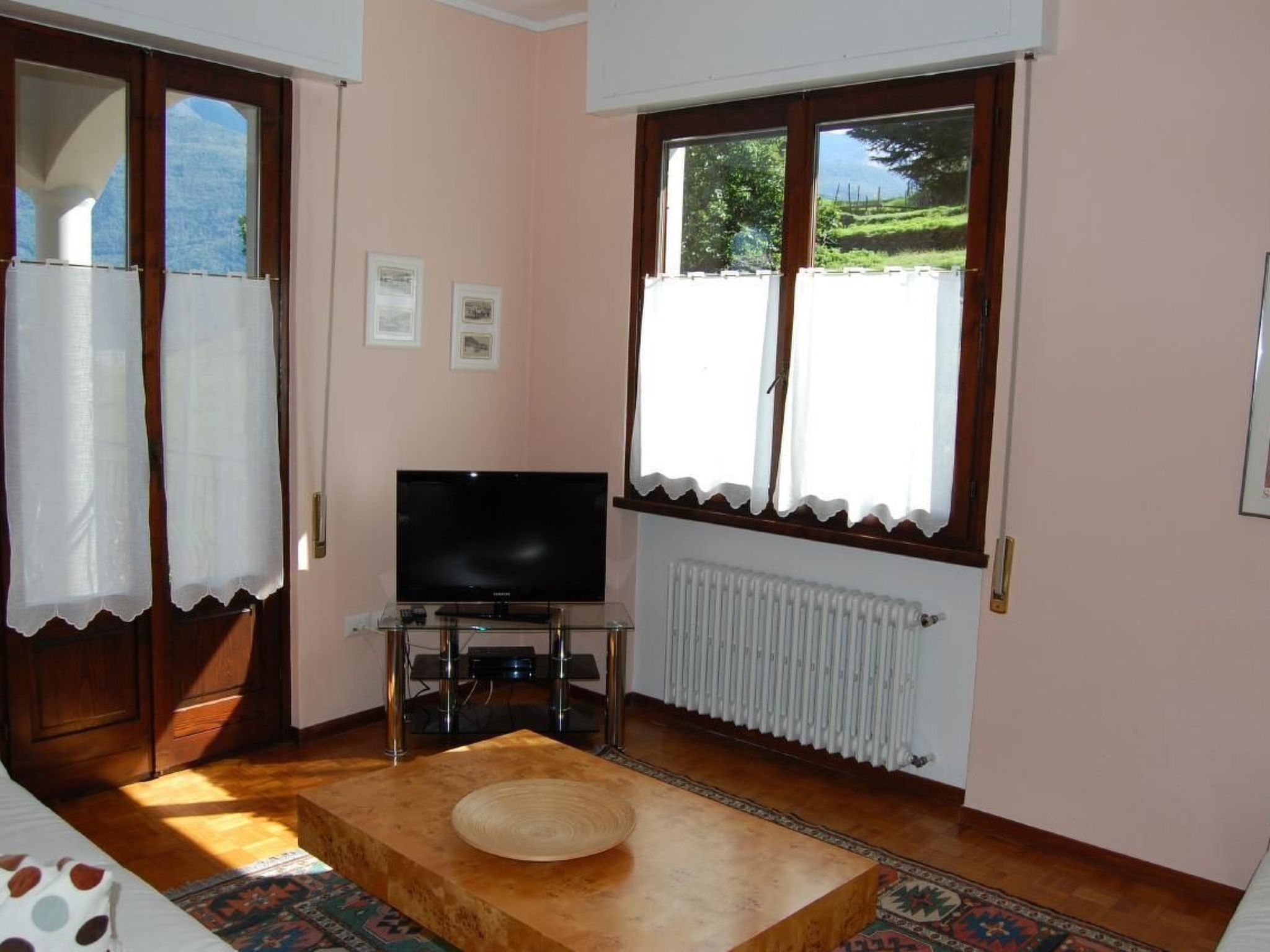 Wohnung Annetta mit Sicht auf See und Berge-Inside