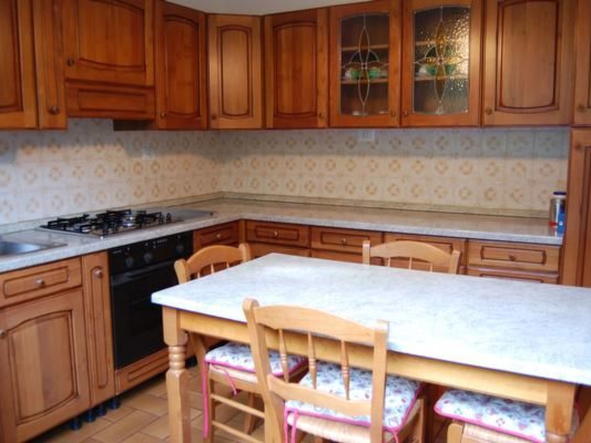 Wohnung Annetta mit Sicht auf See und Berge-Inside