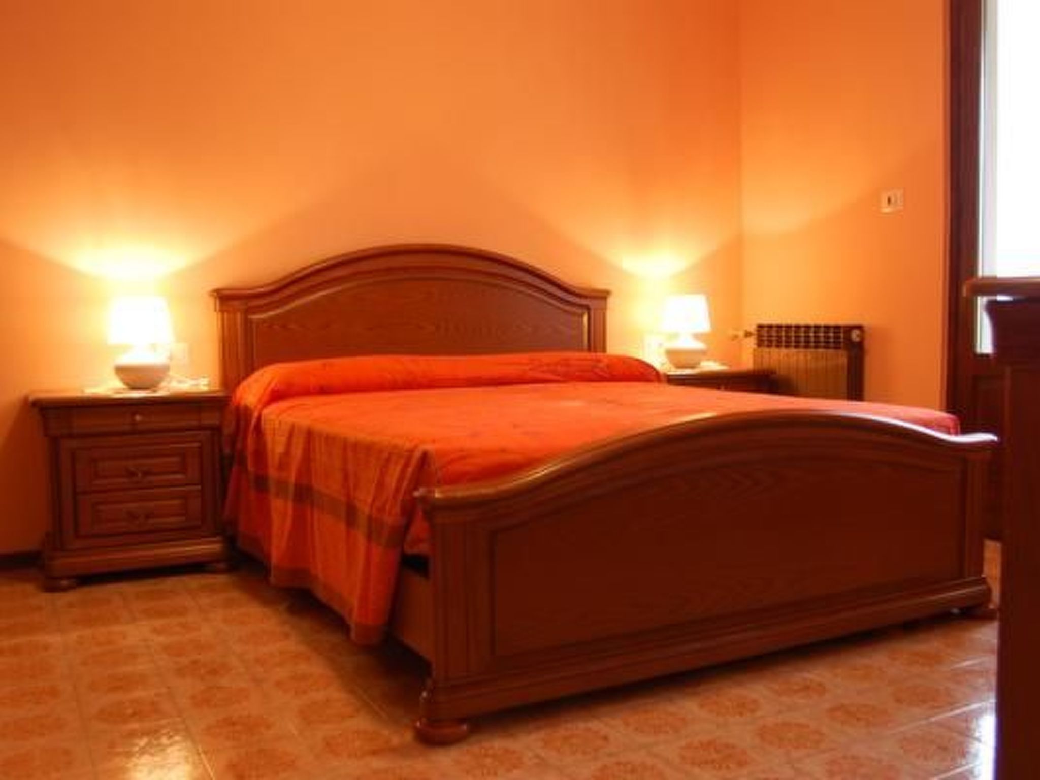 Wohnung Annetta mit Sicht auf See und Berge-Inside