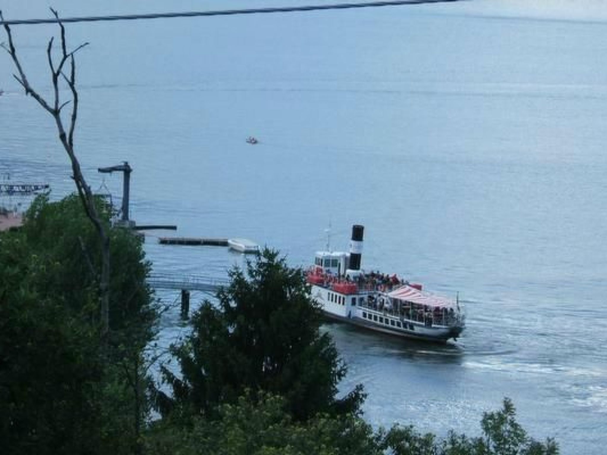 Wohnung Annetta mit Sicht auf See und Berge-Inside