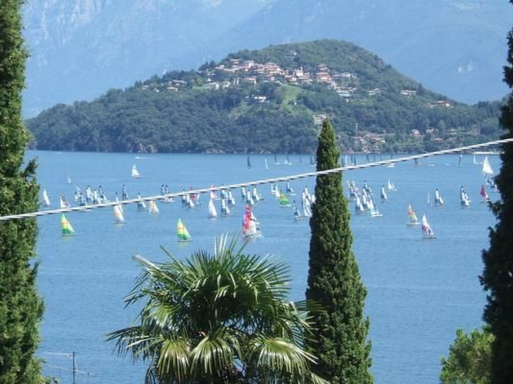 Wohnung Annetta mit Sicht auf See und Berge-Inside