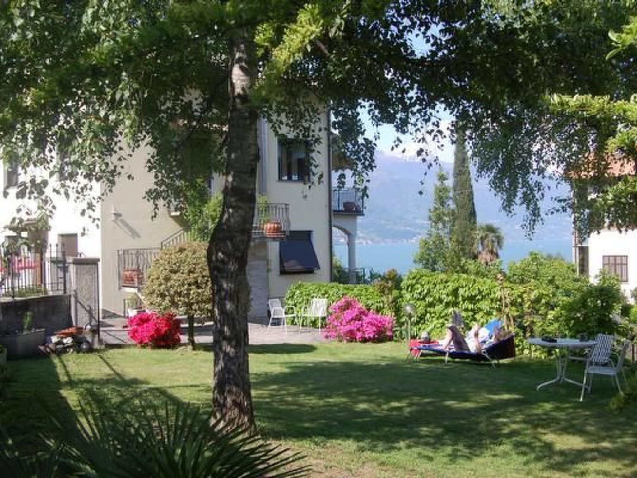 Wohnung Annetta mit Sicht auf See und Berge-Inside