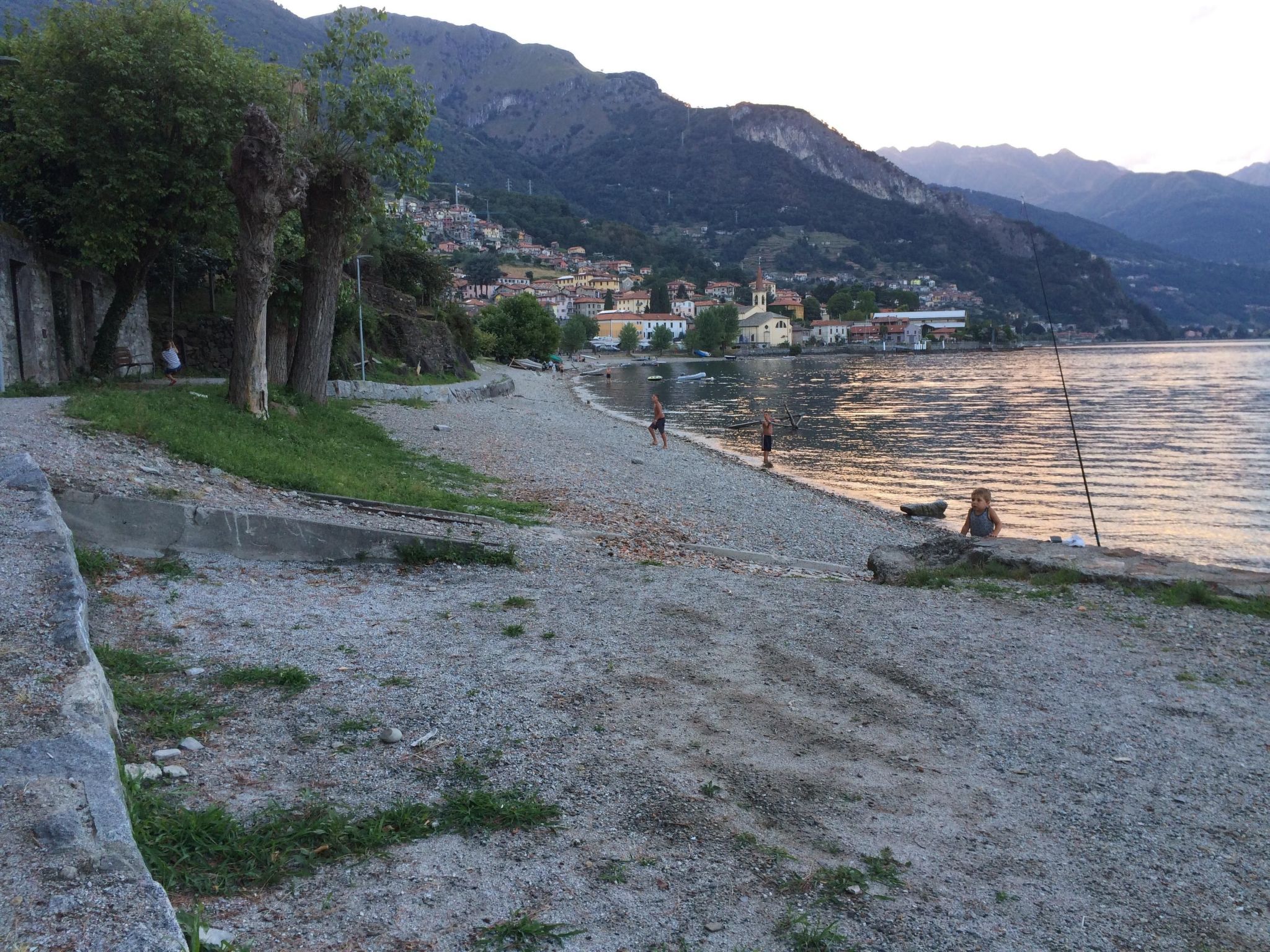 Wohnung Annetta mit Sicht auf See und Berge-Inside