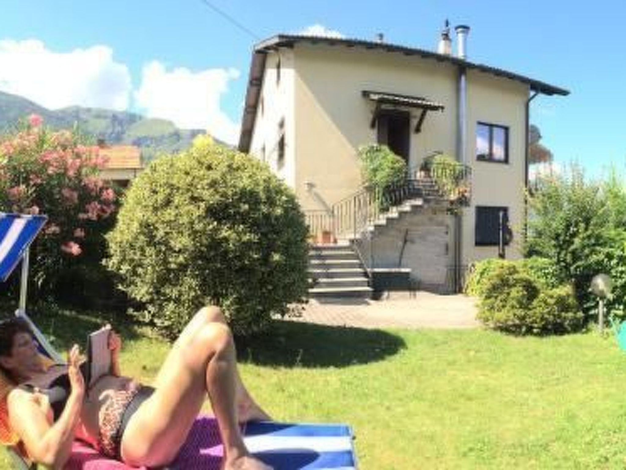 Wohnung Annetta mit Sicht auf See und Berge-Inside