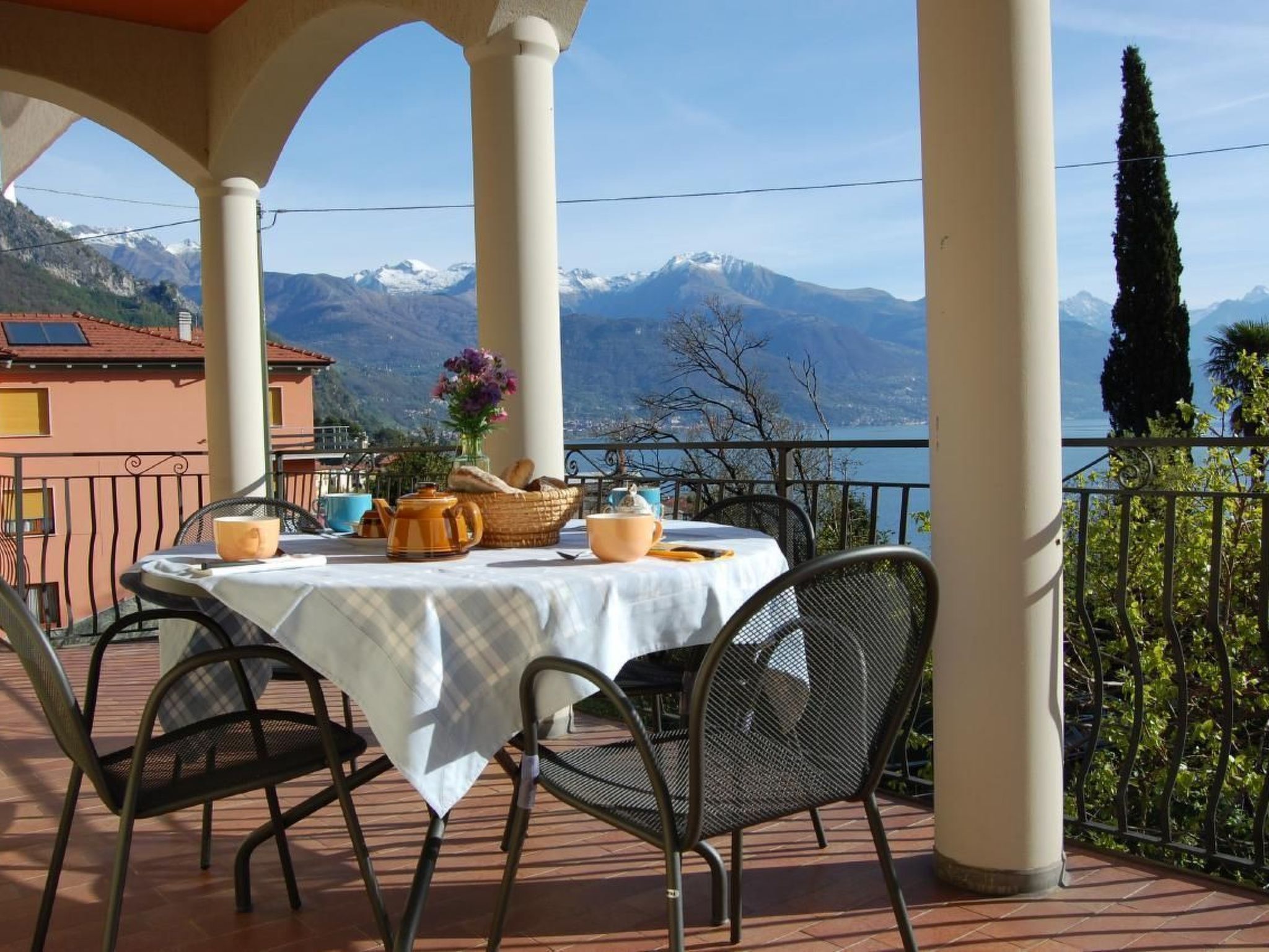 Photo of Wohnung Annetta mit Sicht auf See und Berge 75 m²