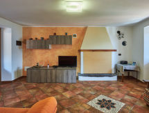 Historisch appartement Luciana aan het Comomeer, vlakbij strand en centrum - thumbnail 3