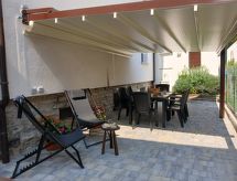 Op 450 m van het strand: Modern appartement Irene in Dongo - thumbnail 2
