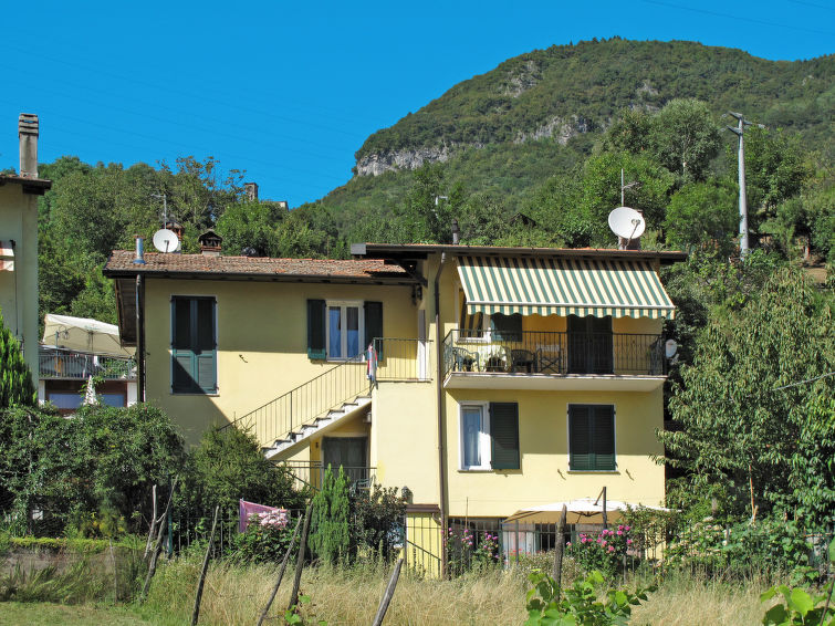 Sole Apartment in Gravedona