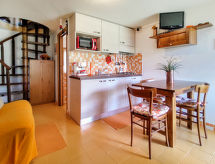 Rustiek appartement Giulia in de bergen boven het Comomeer - thumbnail 3