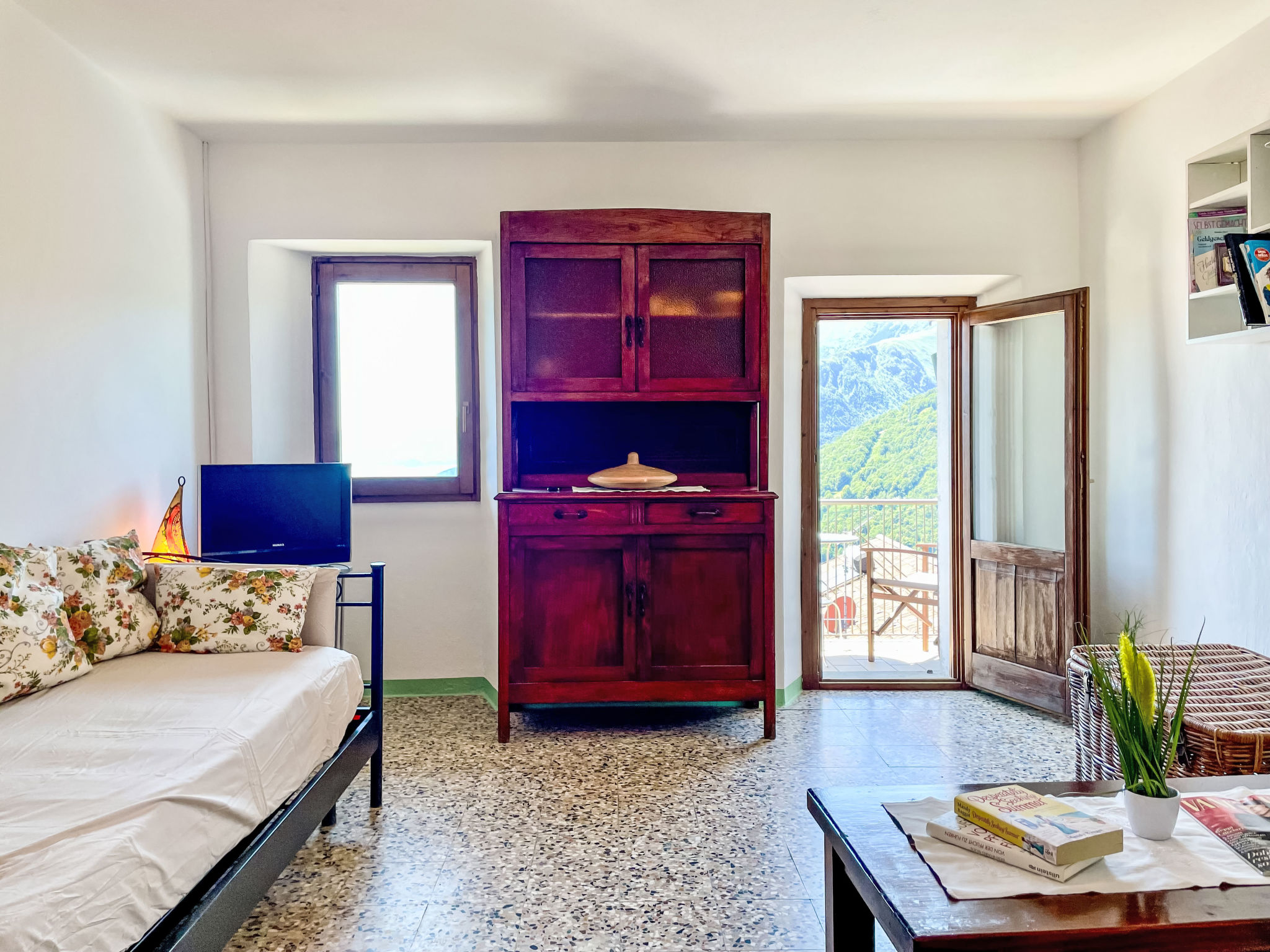 Castello-Inside