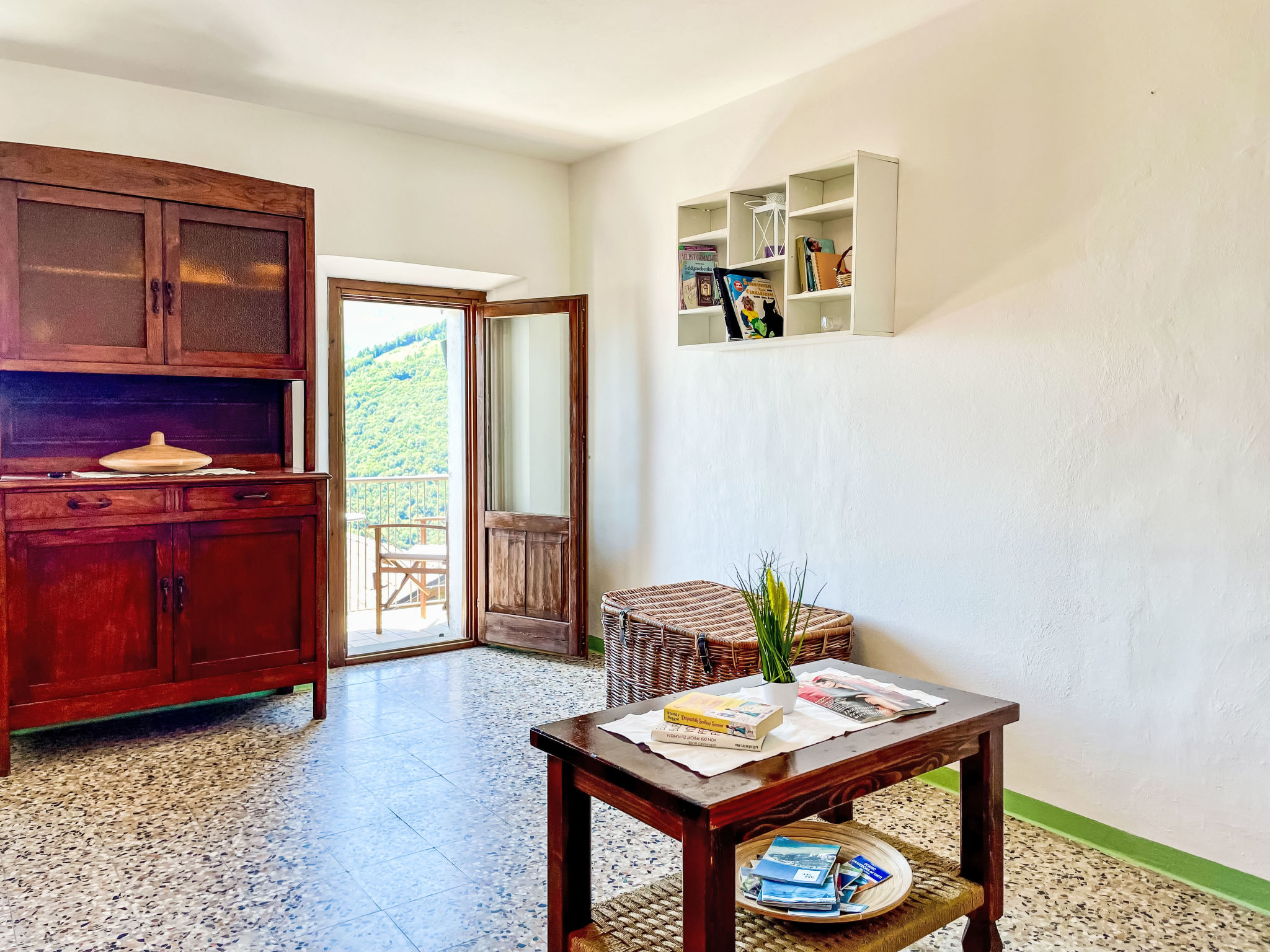 Castello-Inside