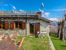 Baita Santina: Authentieke alpenhut met panoramisch uitzicht boven Comomeer - thumbnail 4