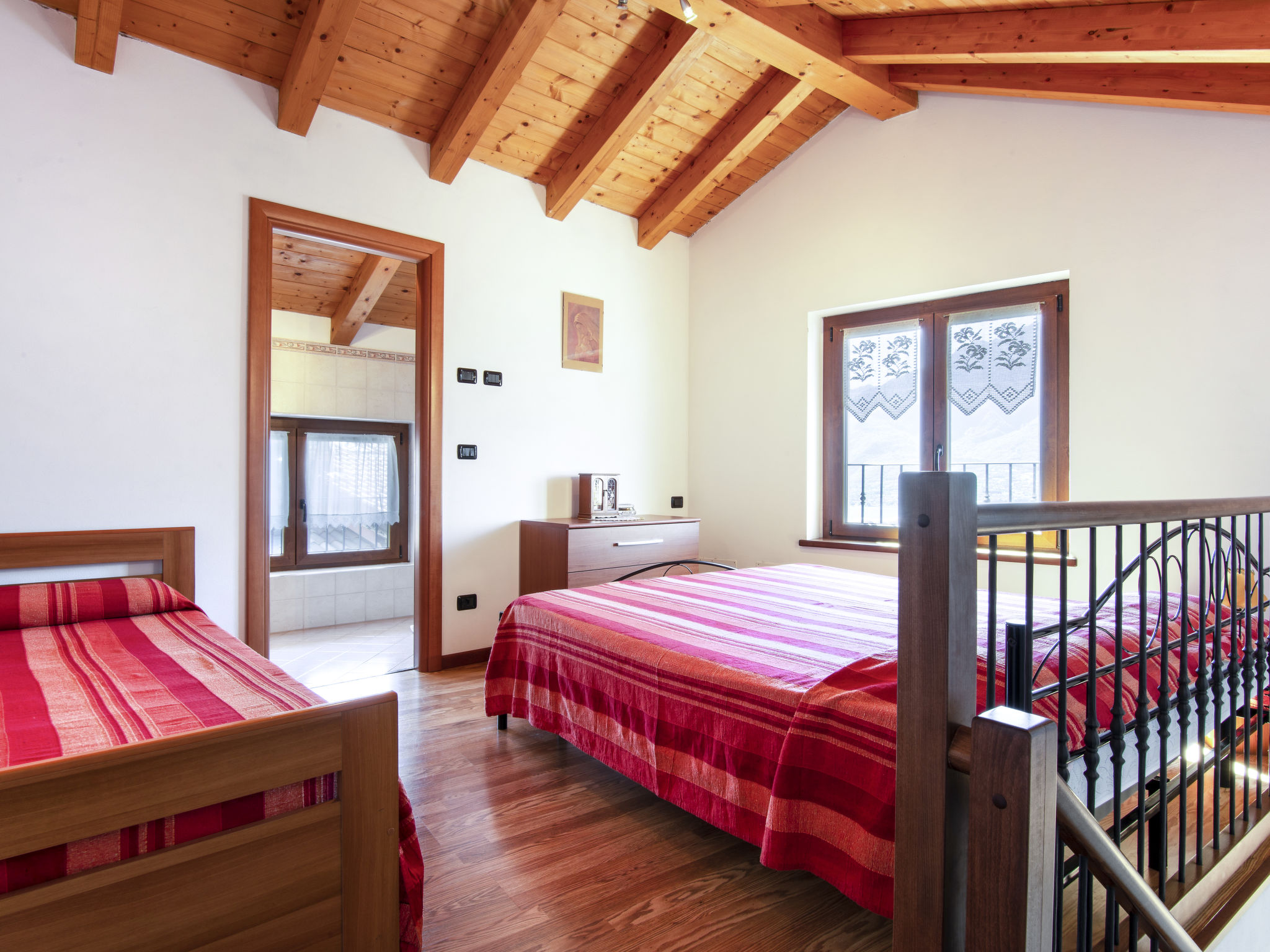 Photo of Laura (DMA320)