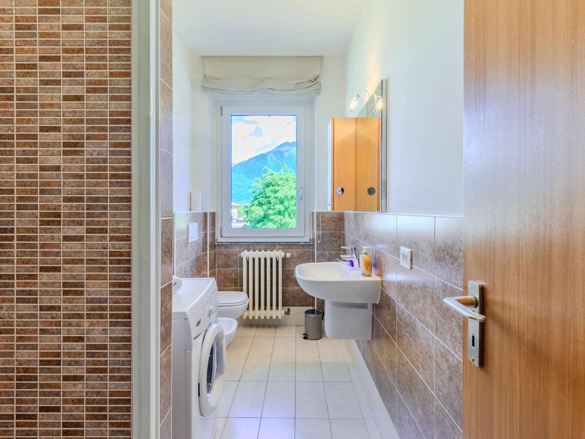 Domaso central apartment-Dedans