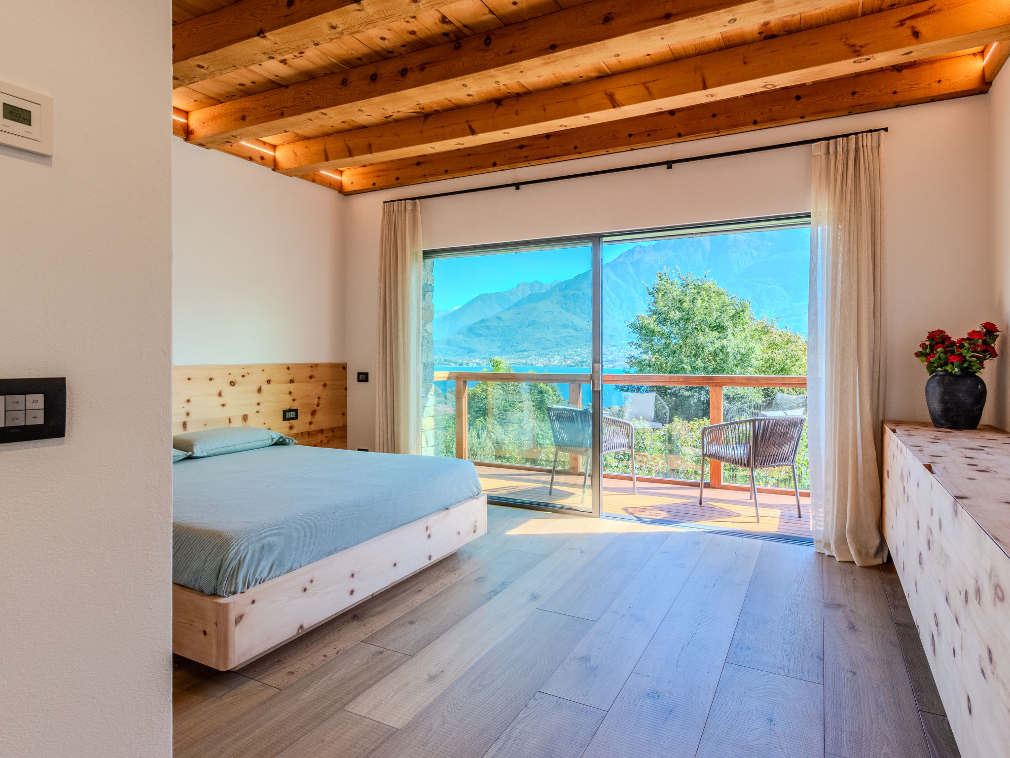 Woodhouse Domaso-Inside
