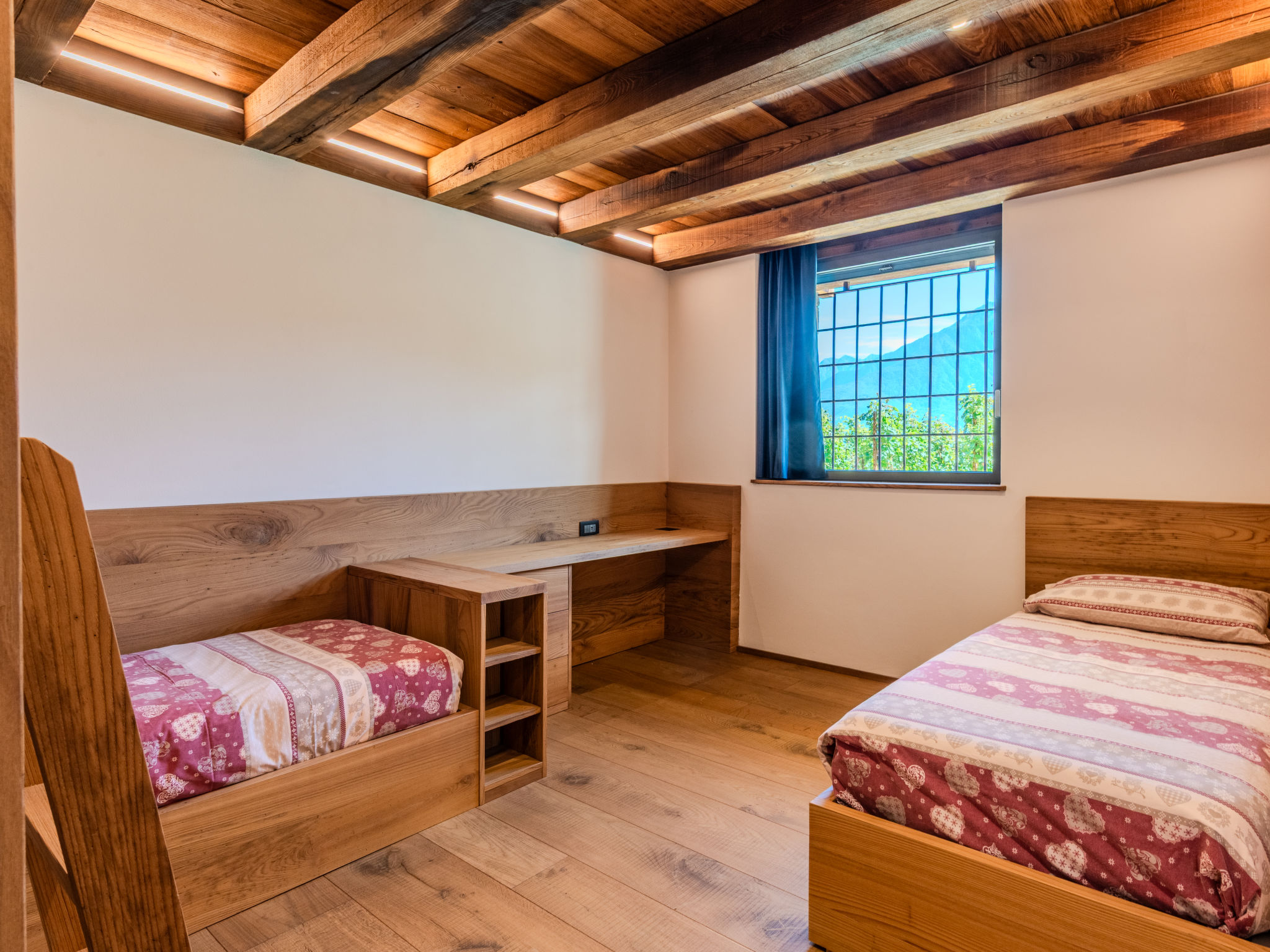 Woodhouse Domaso-Inside
