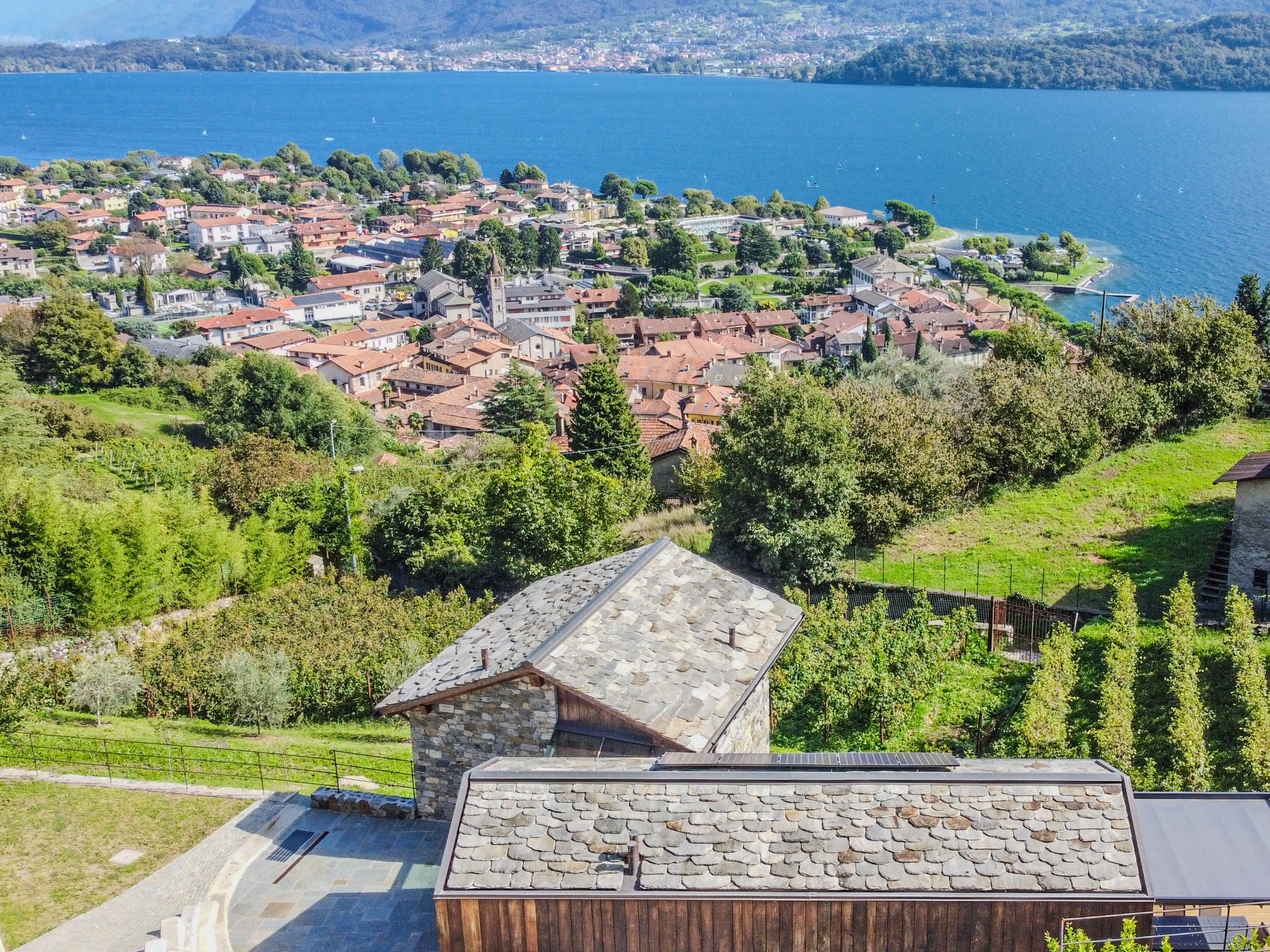 Woodhouse Domaso-Outside