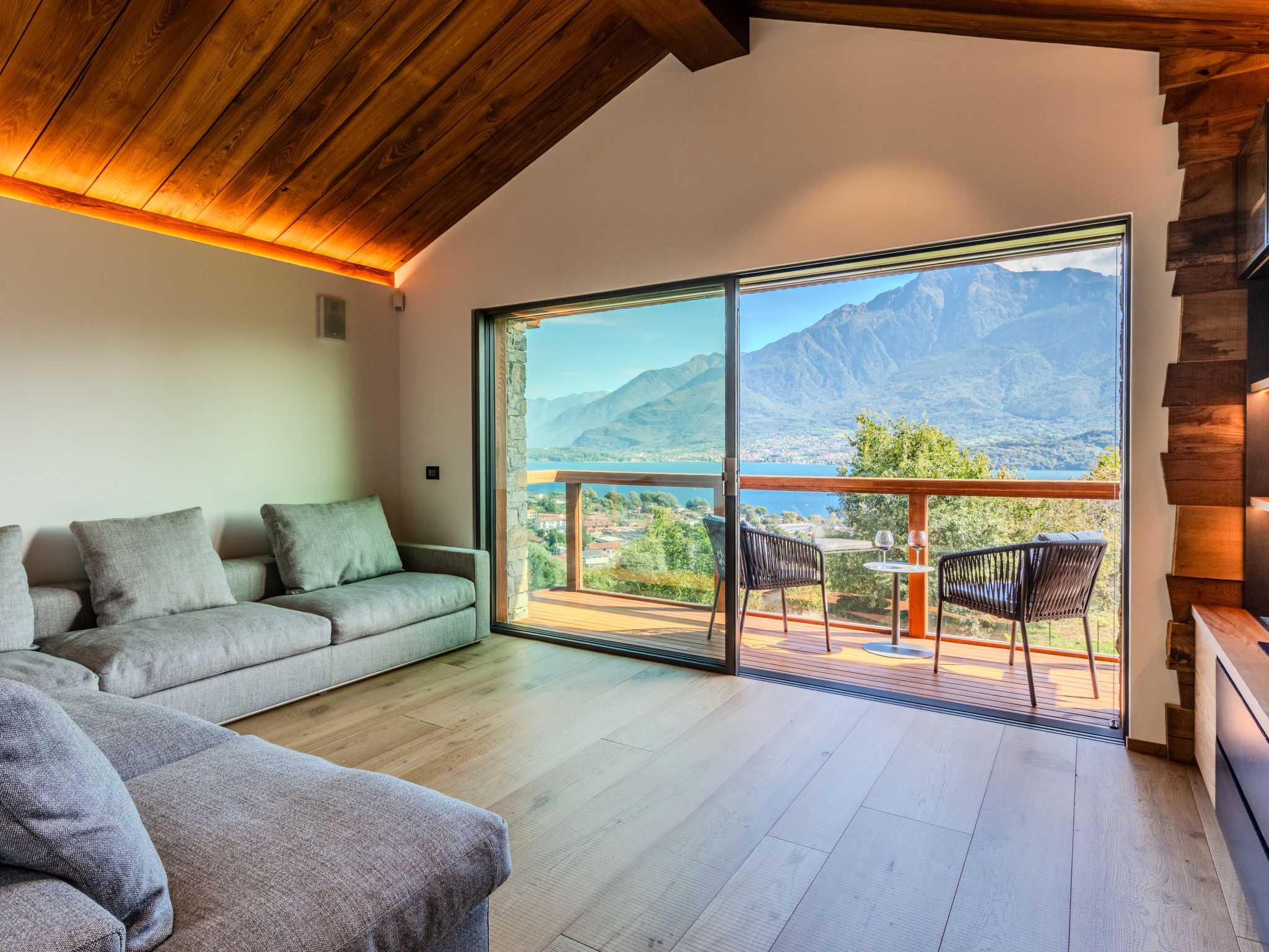 Woodhouse Domaso-Inside