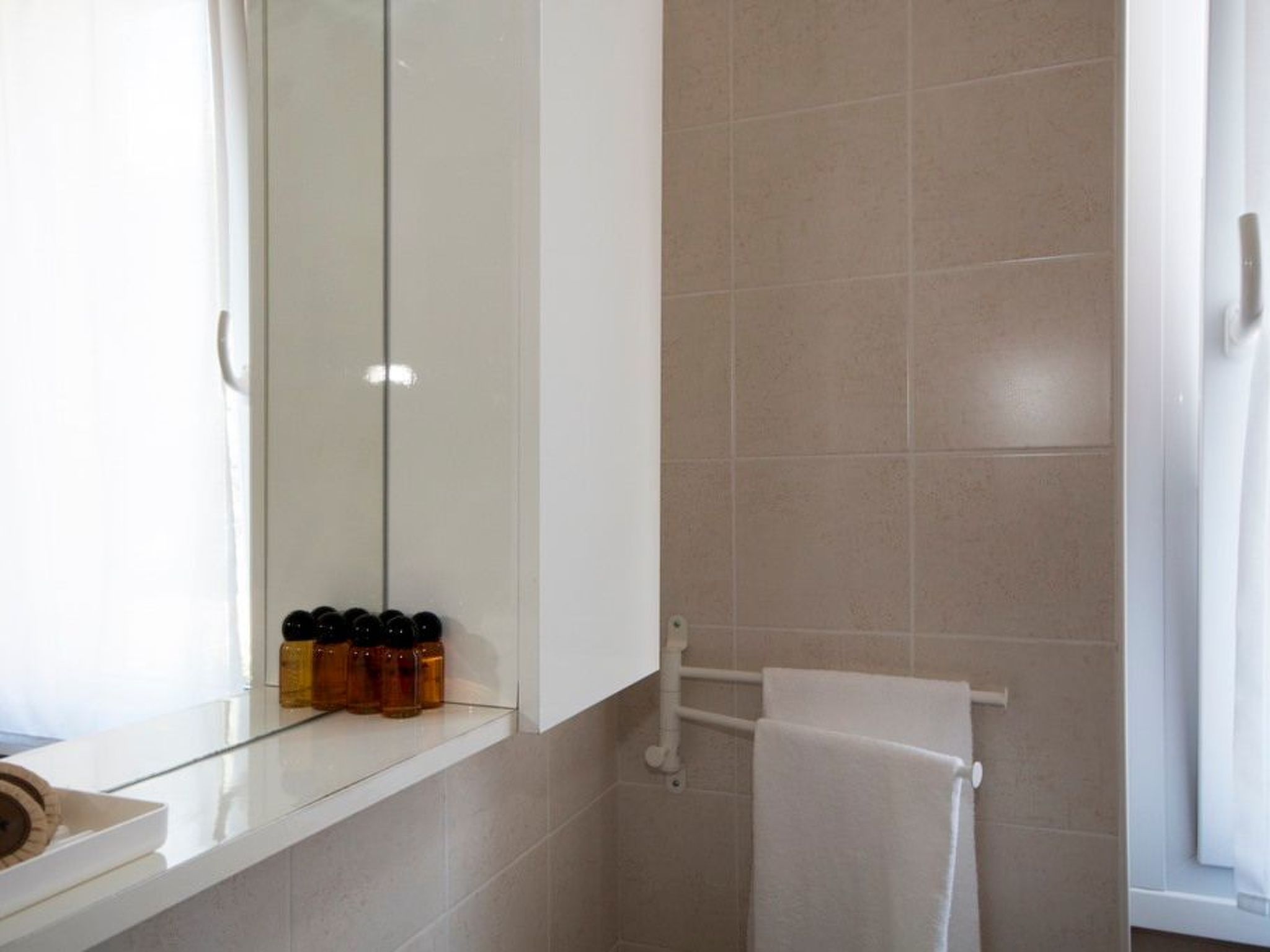 Angenehme Wohnung mit Garten und Pool-Binnen