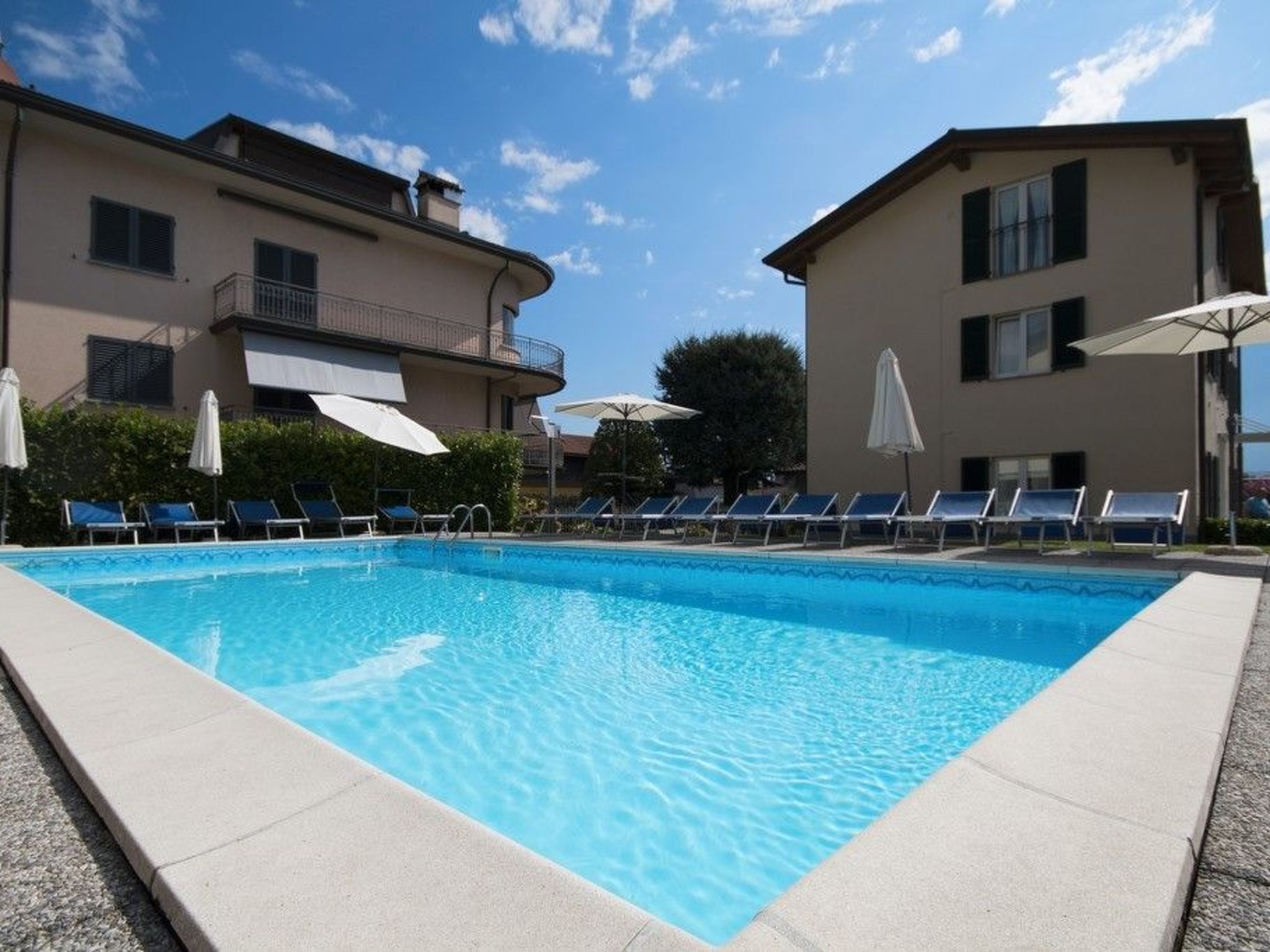 Photo of Angenehme Wohnung mit Garten und Pool