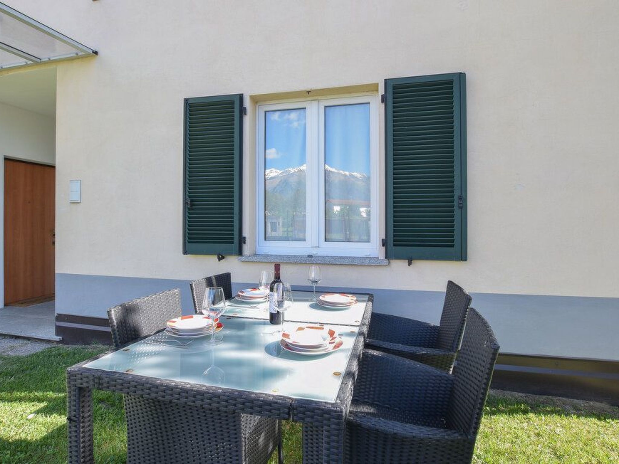 Angenehme Wohnung mit Garten und Pool-Binnen