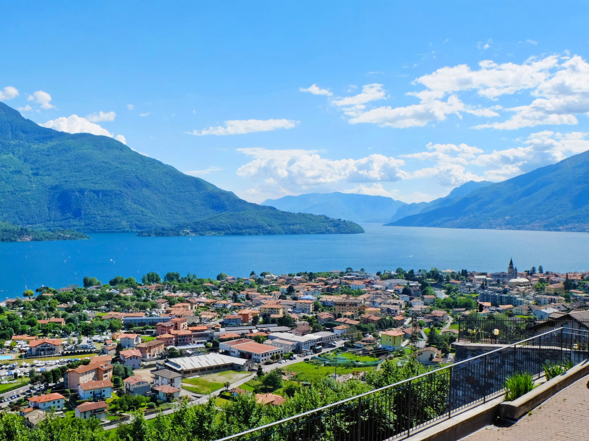 Angenehme Wohnung mit Garten und Pool-Omgeving