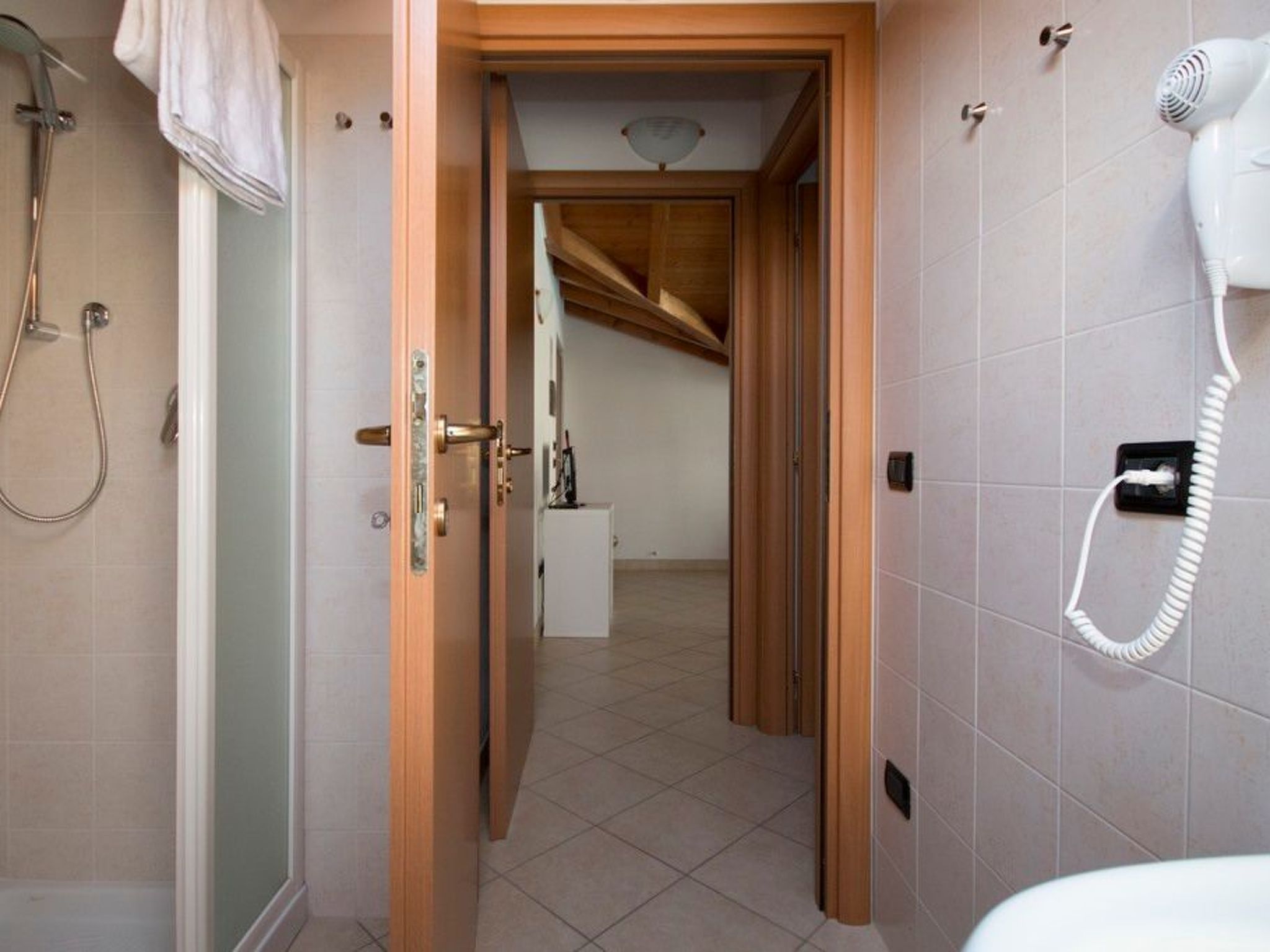 Photo of Lakeside Attic Apartment