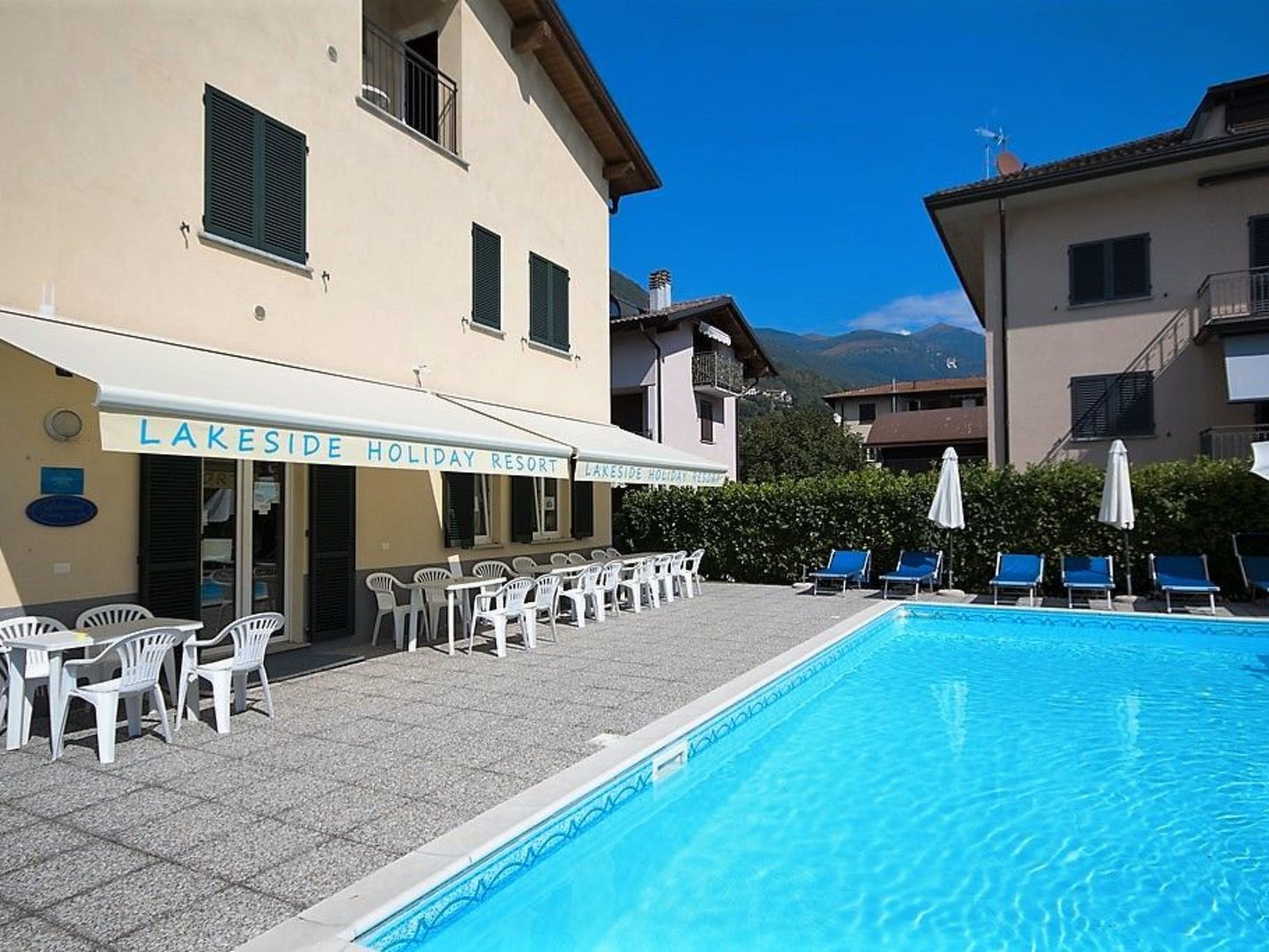 Lakeside Attic Apartment-Binnen