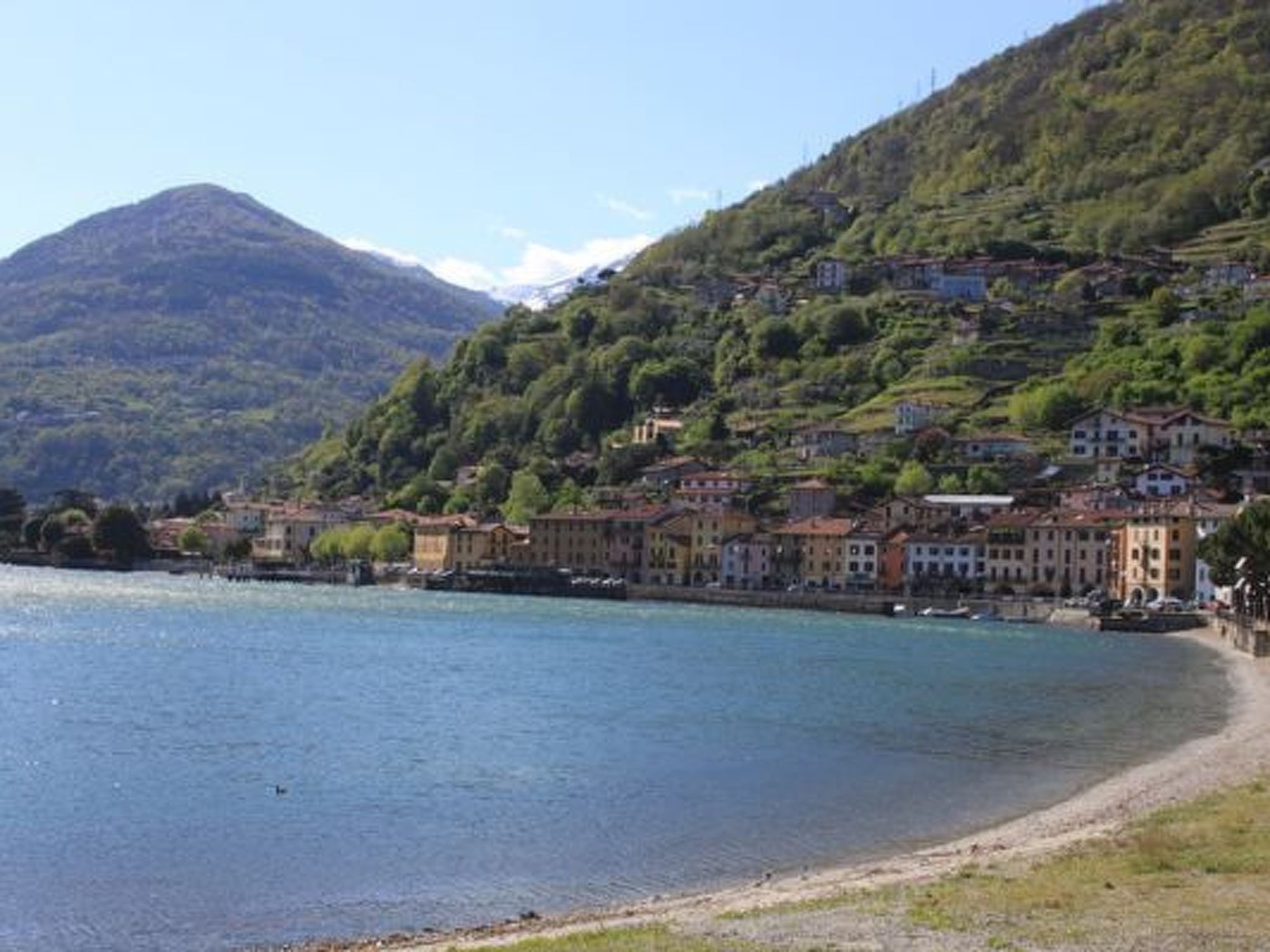 Lakeside Attic Apartment-Binnen