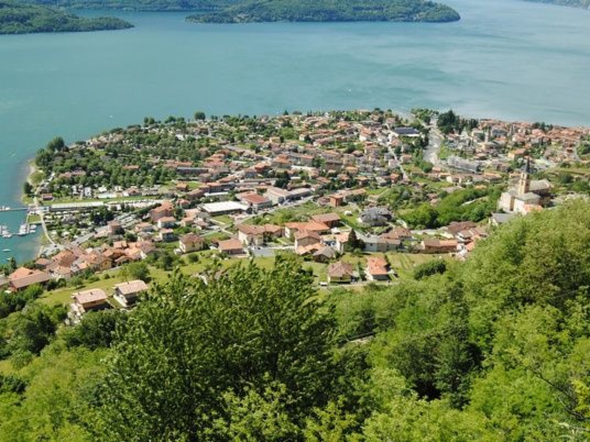 Lakeside Attic Apartment-Binnen
