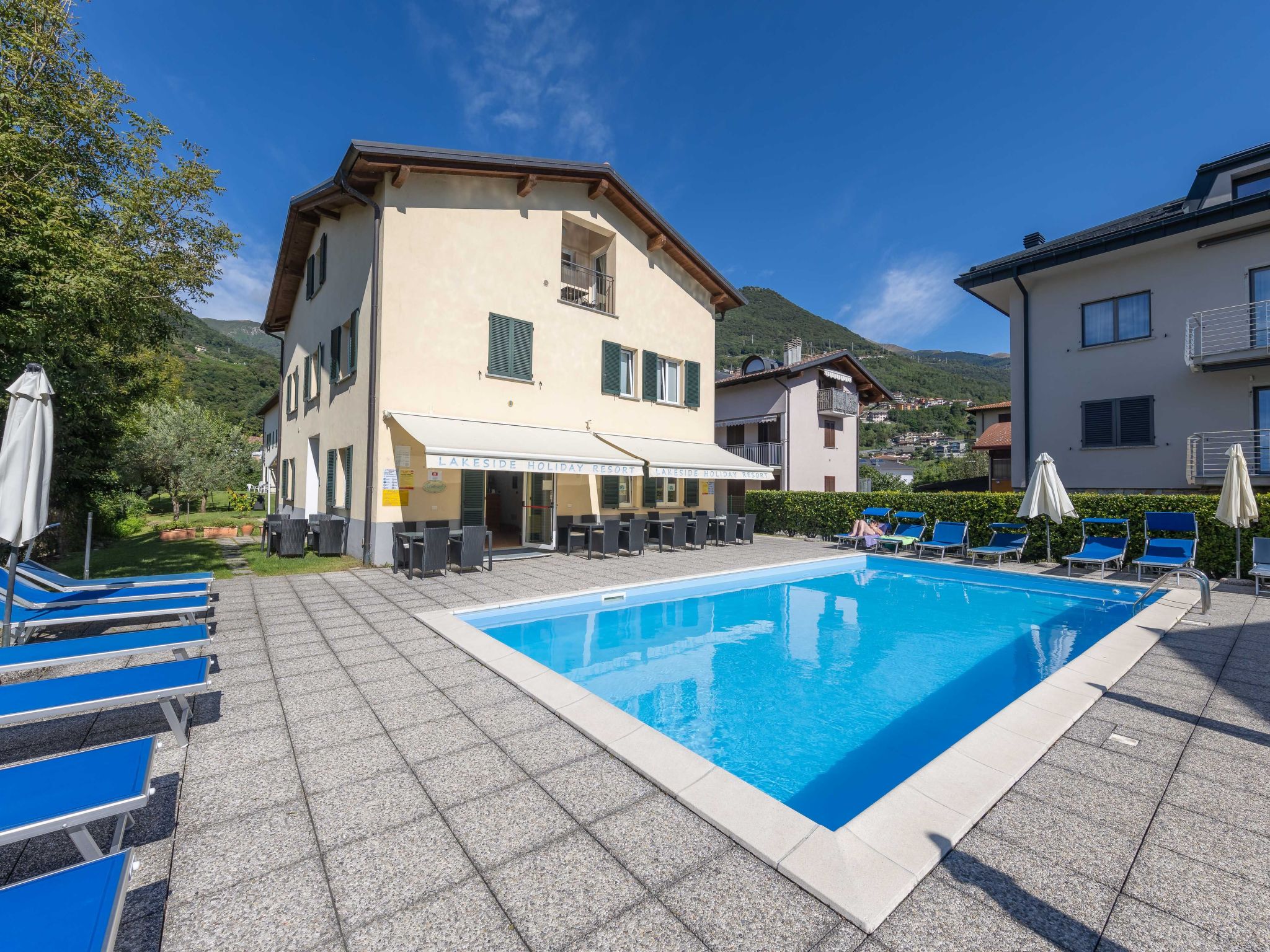 Lakeside Attic Apartment-Binnen
