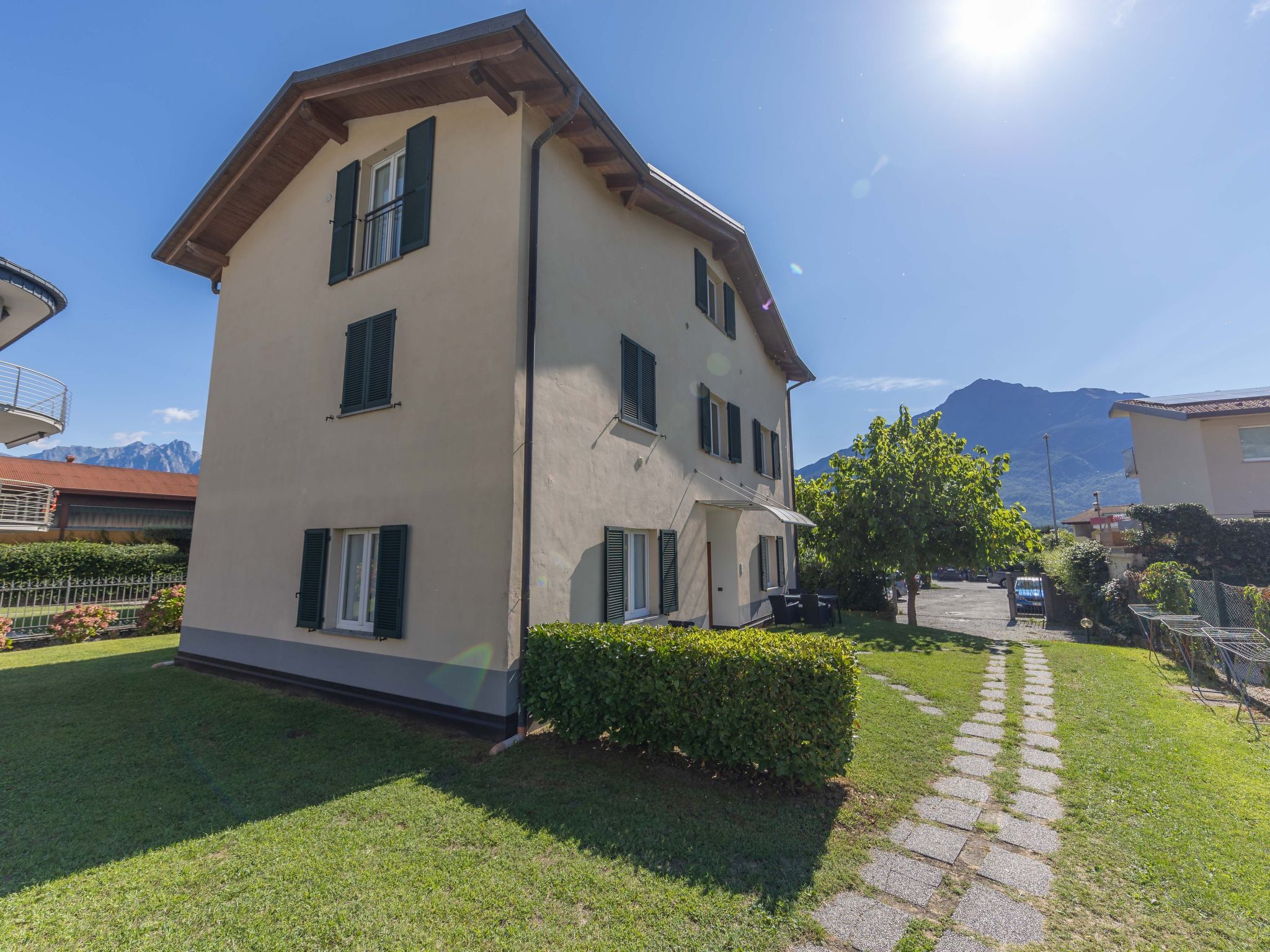 Lakeside Attic Apartment-Binnen