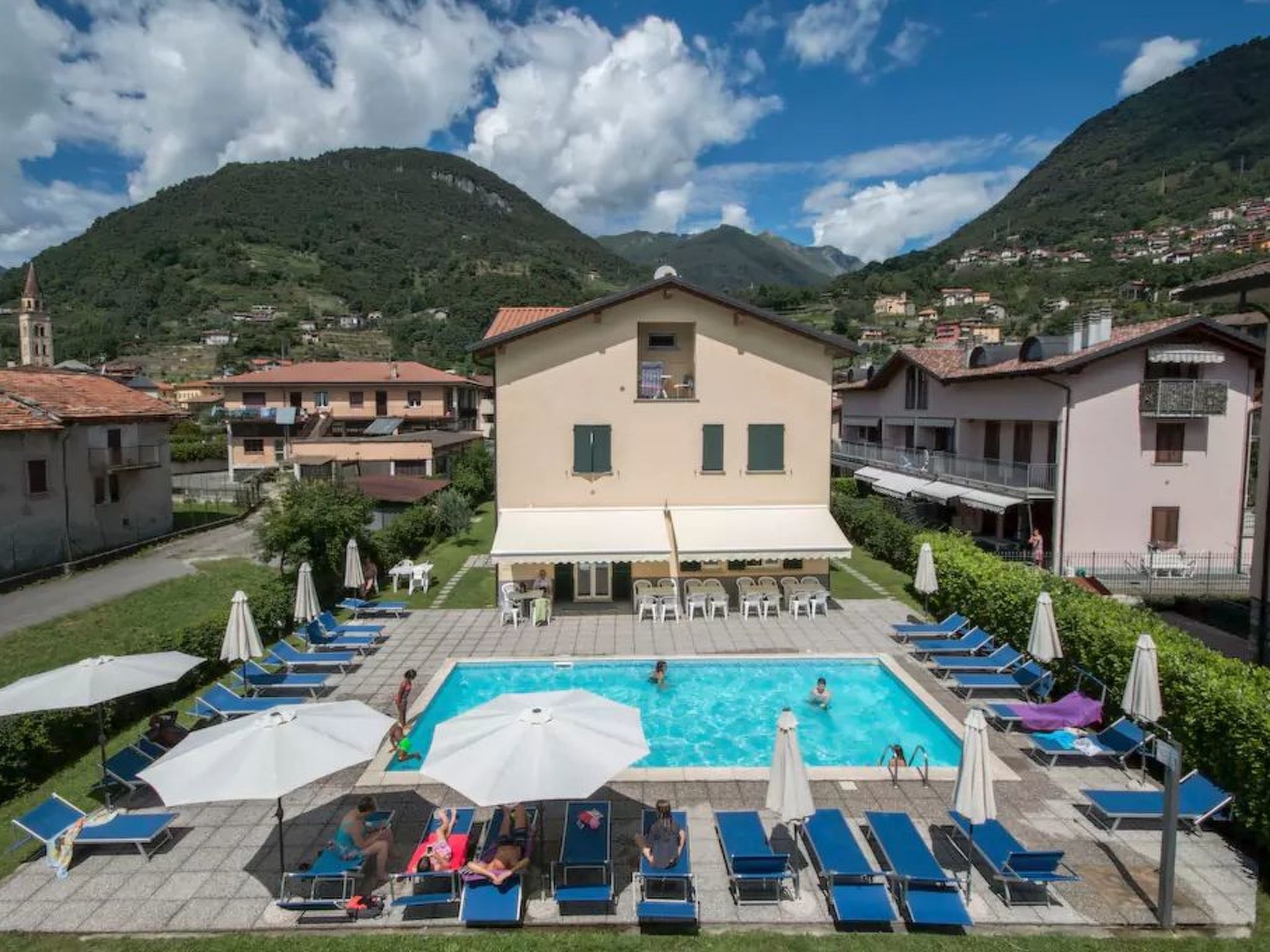 Domaso accommodation cabins for rent in Domaso apartments to rent in Domaso holiday homes to rent in Domaso