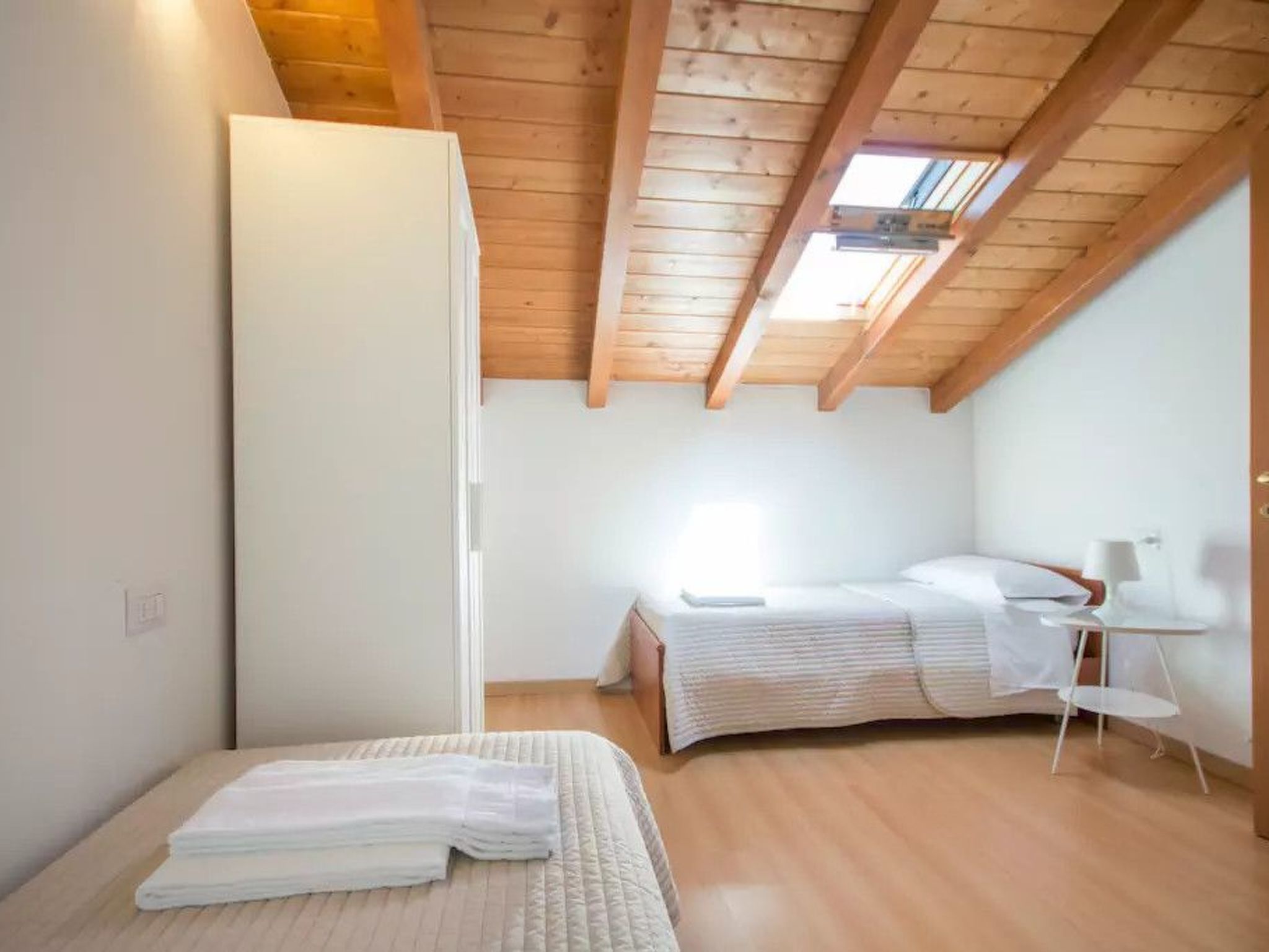 Photo of Dachgeschosswohnung am See für 6 Personen