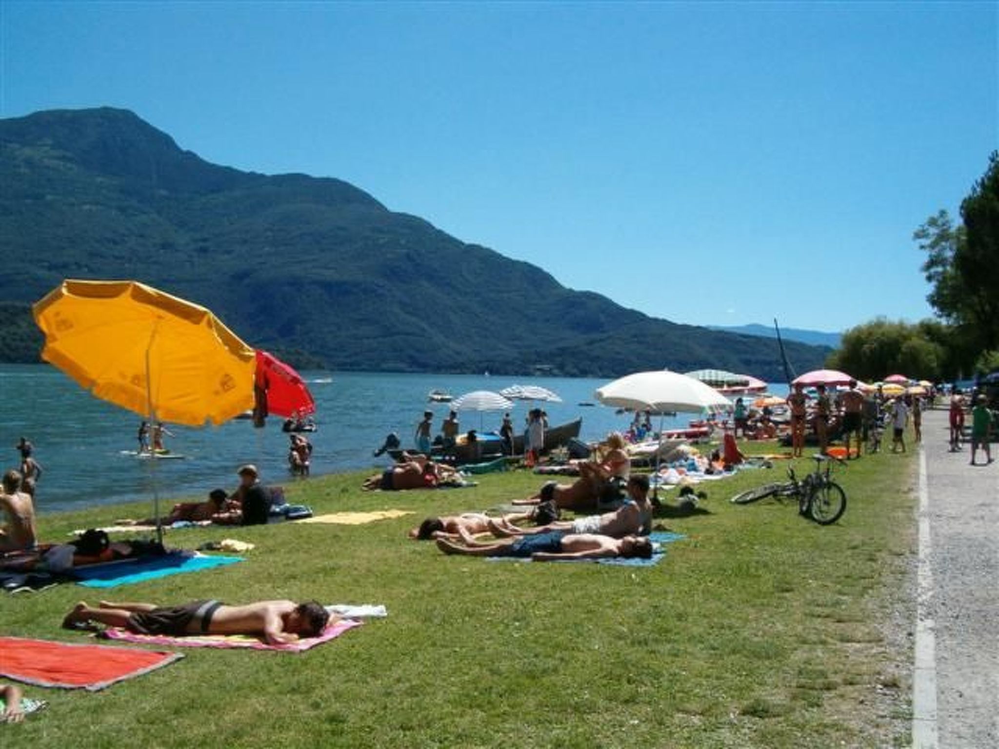 Photo of Dachgeschosswohnung am See für 6 Personen