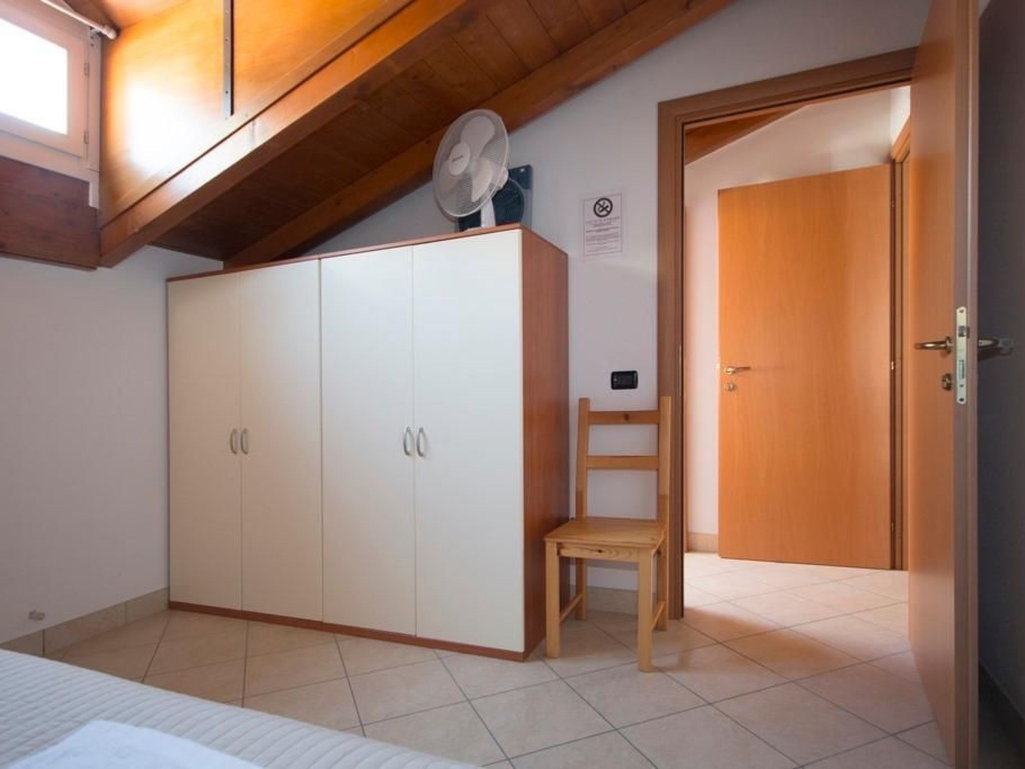 Zwei-Zimmer-Wohnung mit Parkplatz in der Nähe des Strandes-Dedans