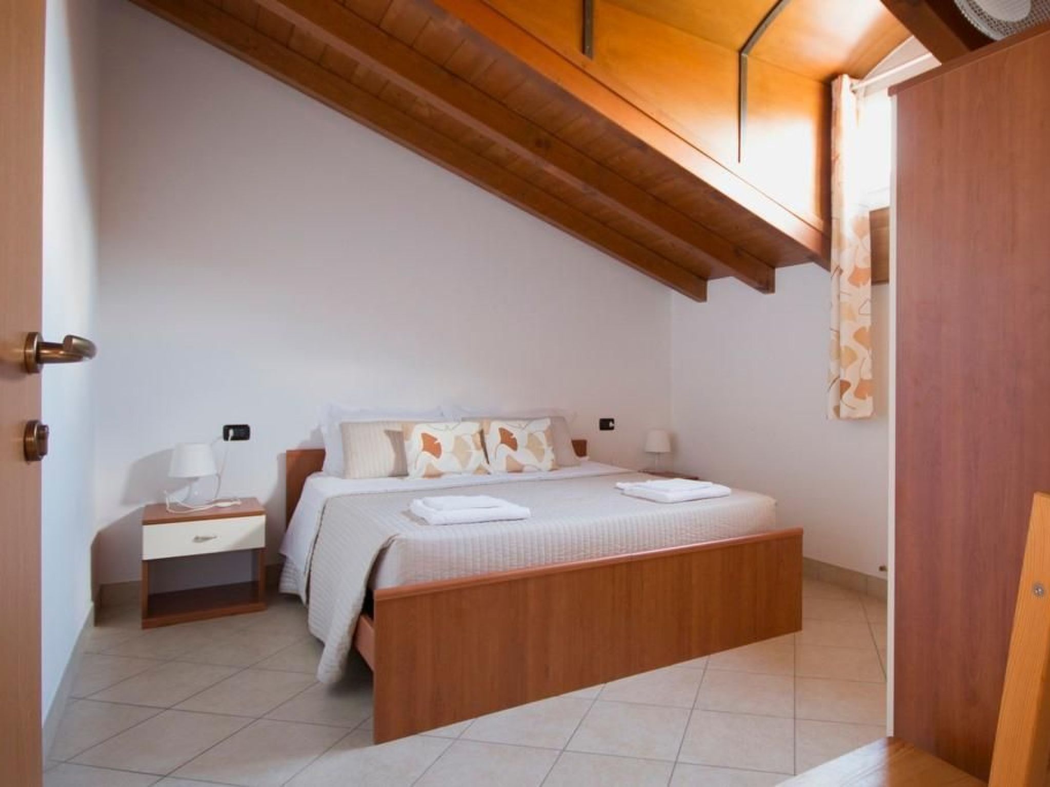 Zwei-Zimmer-Wohnung mit Parkplatz in der Nähe des Strandes-Dedans