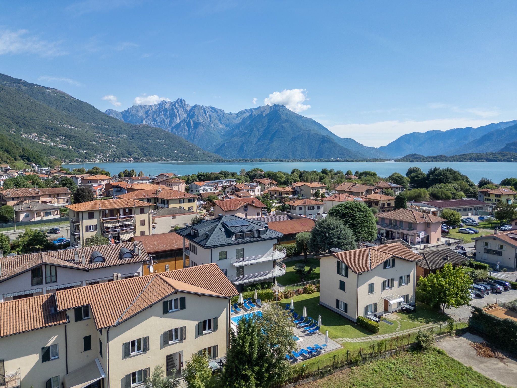 Zwei-Zimmer-Wohnung mit Parkplatz in der Nähe des Strandes-Dedans