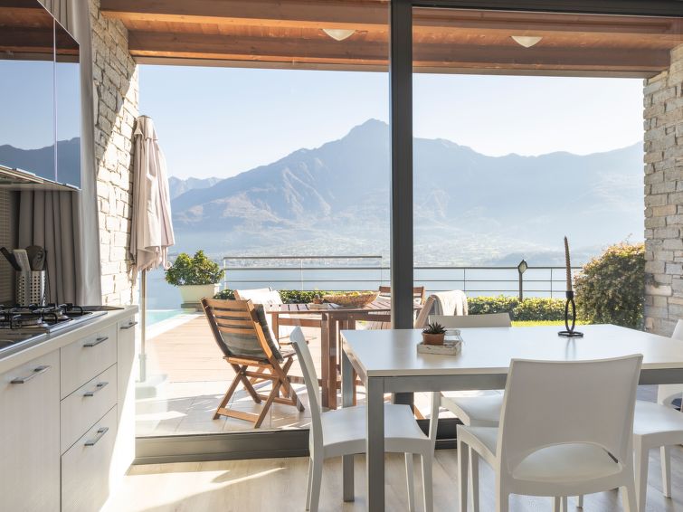 Wohnung mit Schwimmbad und fantastischem Seeblick in Italië