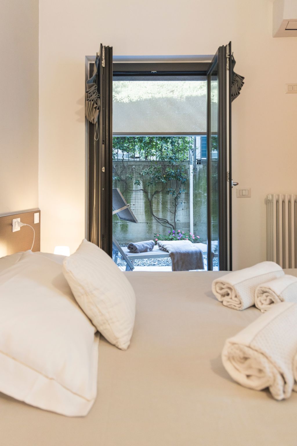 Wohnung mit Schwimmbad und fantastischem Seeblick-Dedans