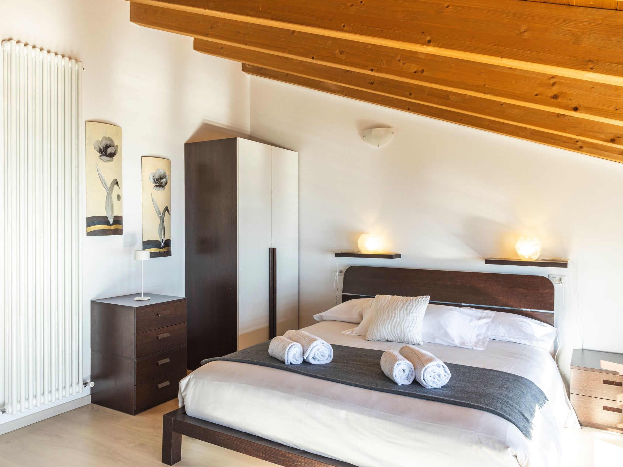 Wohnung mit Privatparkplatz und schöner Aussicht-Dedans