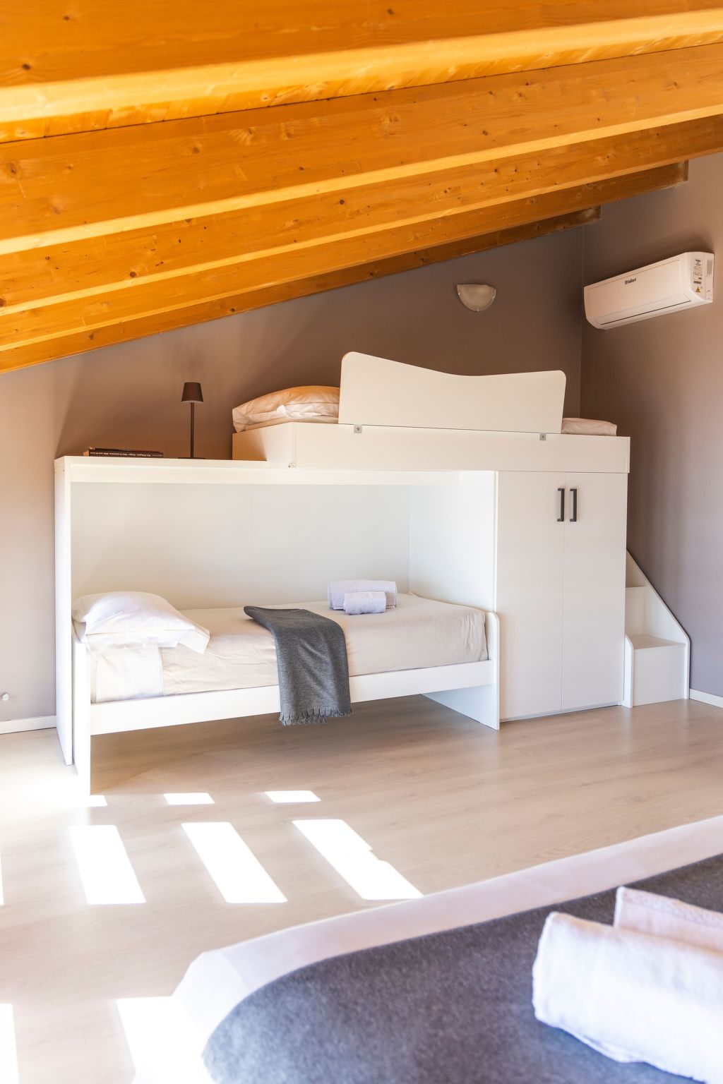 Wohnung mit Privatparkplatz und schöner Aussicht-Dedans