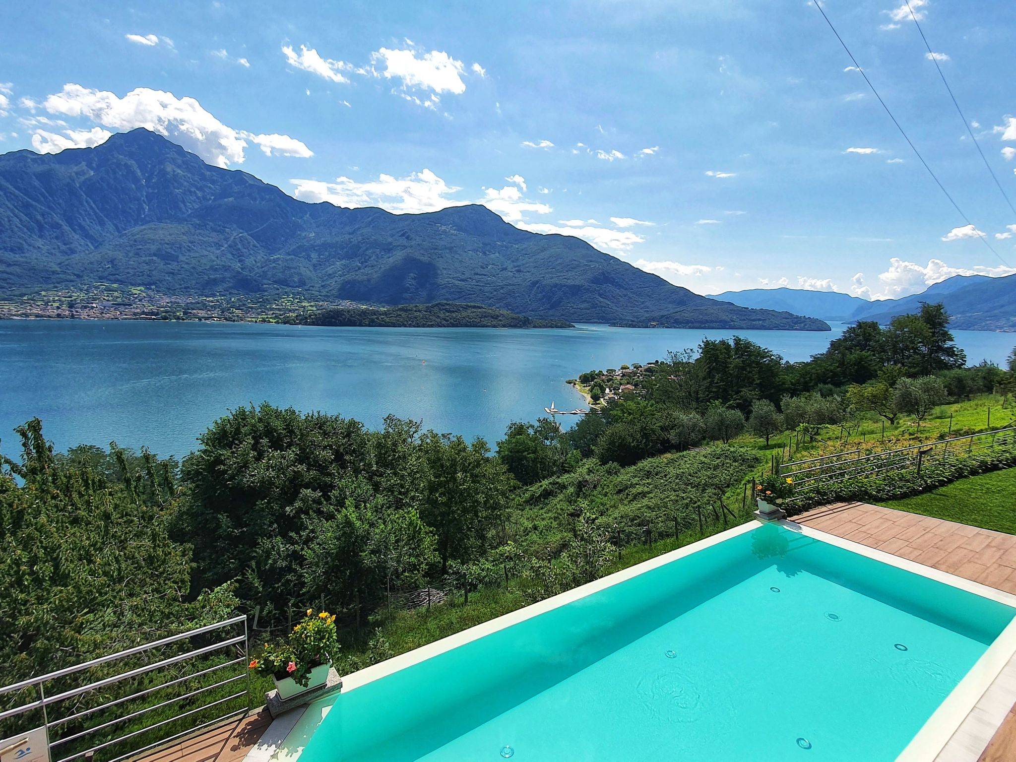 Wohnung mit Privatparkplatz und schöner Aussicht-Dehors