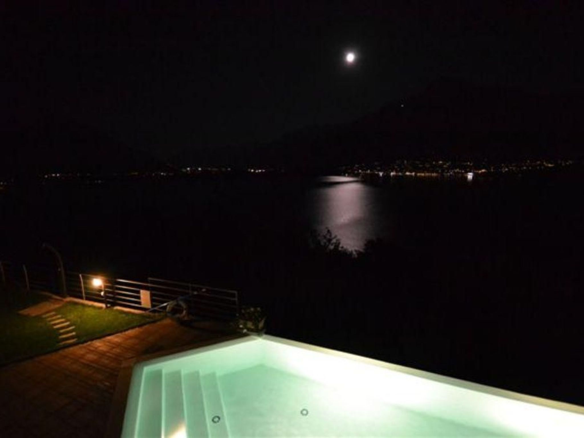 Wohnung mit Privatparkplatz und schöner Aussicht — Pool Outdoor (2 of 43)