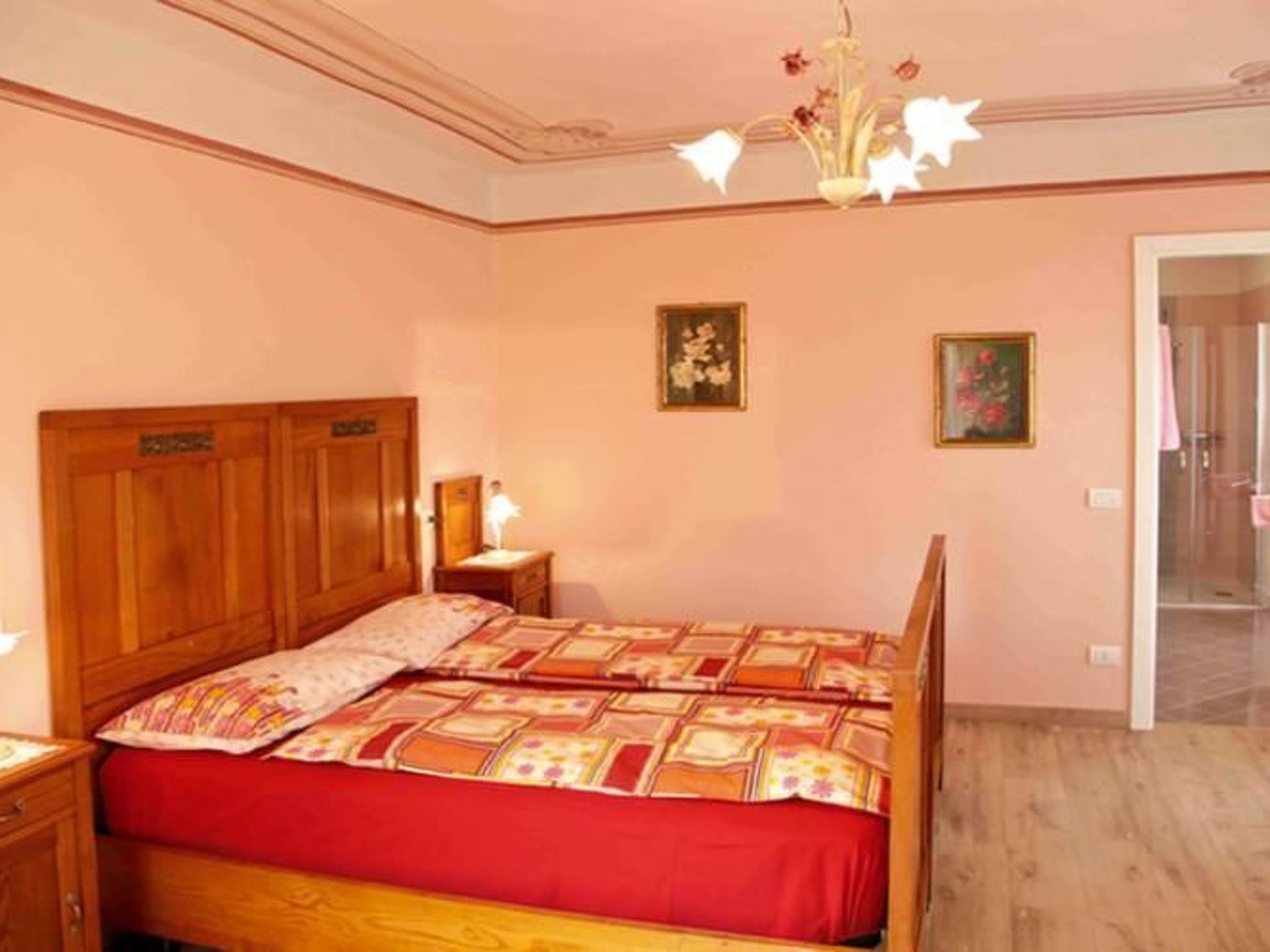 Ferienvilla 'Perla del Lago' mit privatem Pool-Dedans