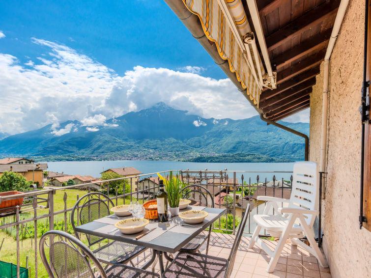 Appartement Americo in Vercana met prachtig meerzicht in Vercana