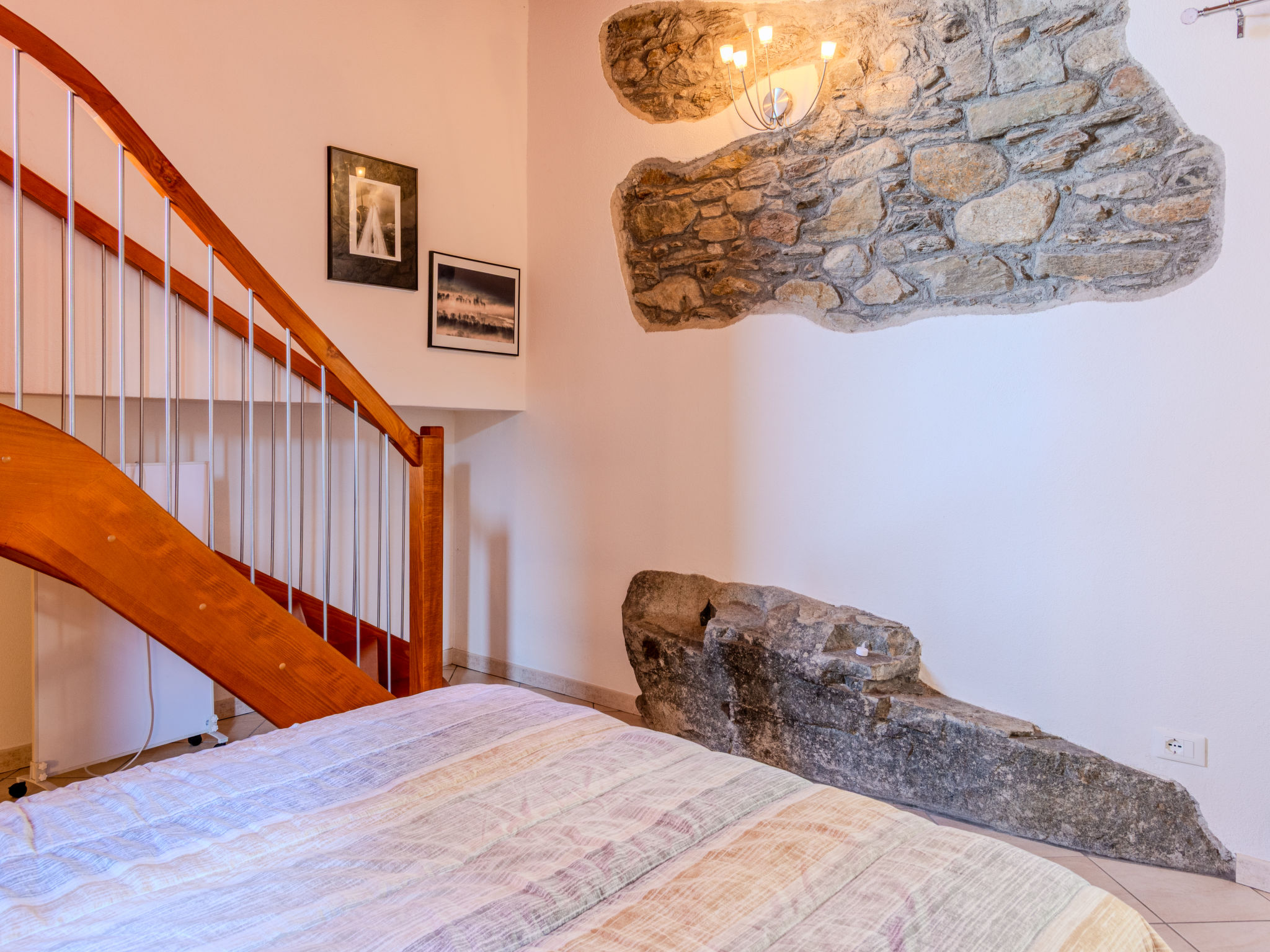 Stone House-Drinnen