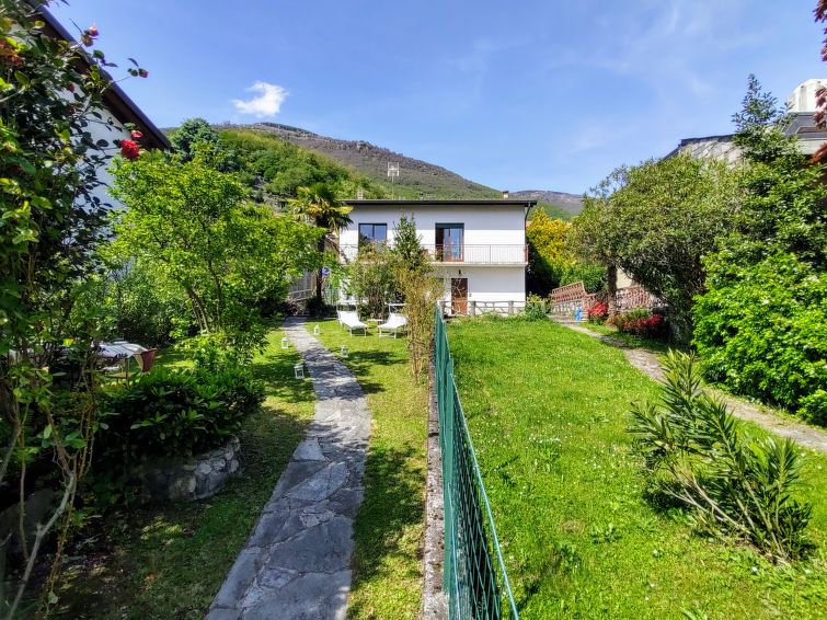 Appartement aan het strand met meerzicht in Gera Lario in Gera Lario