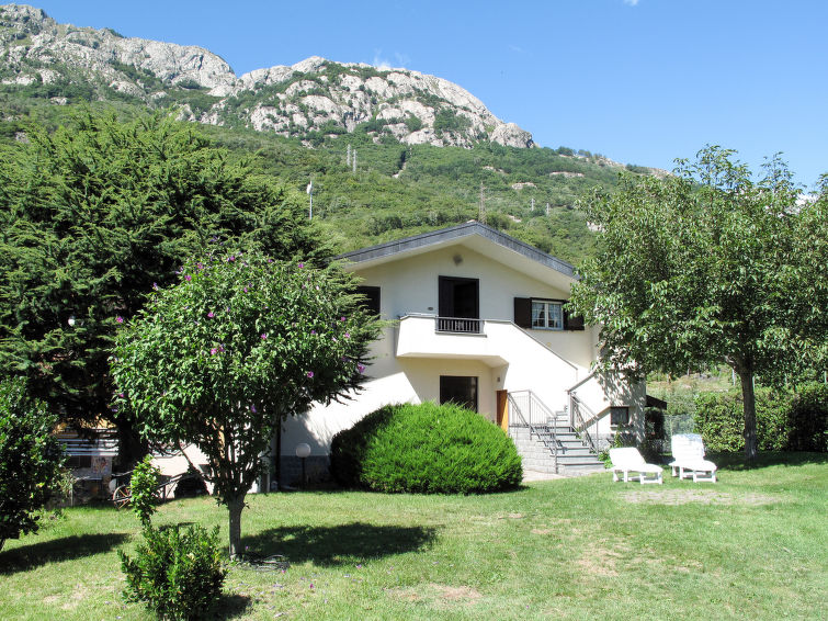 4-persoons appartement met bergzicht in Sorico Albonico in Sorico Albonico