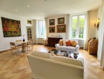 Stijlvol Appartement aan het Comomeer met Gedeelde Parktuin in Mezzegra - thumbnail 4